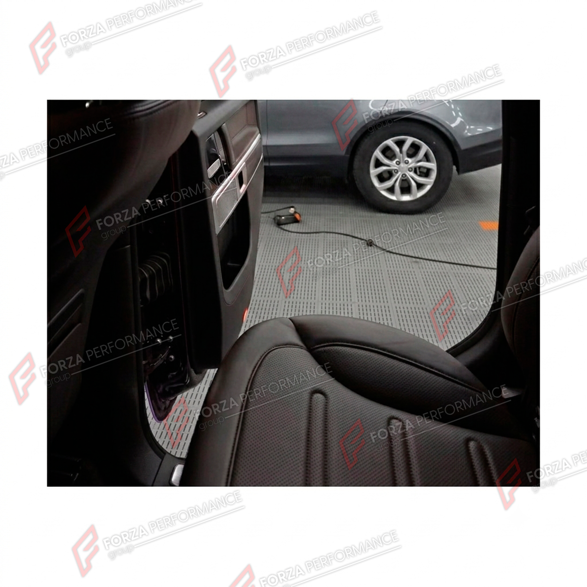REAR DOOR 90 DEGREE OPENER SYSTEM for MERCEDES-BENZ G-CLASS W465 G63 G450D G500 G550 2025+

Set includes:
Rear Door 90 Degree Opener System

Material: Plastic

NOTE: Professional installation is required.