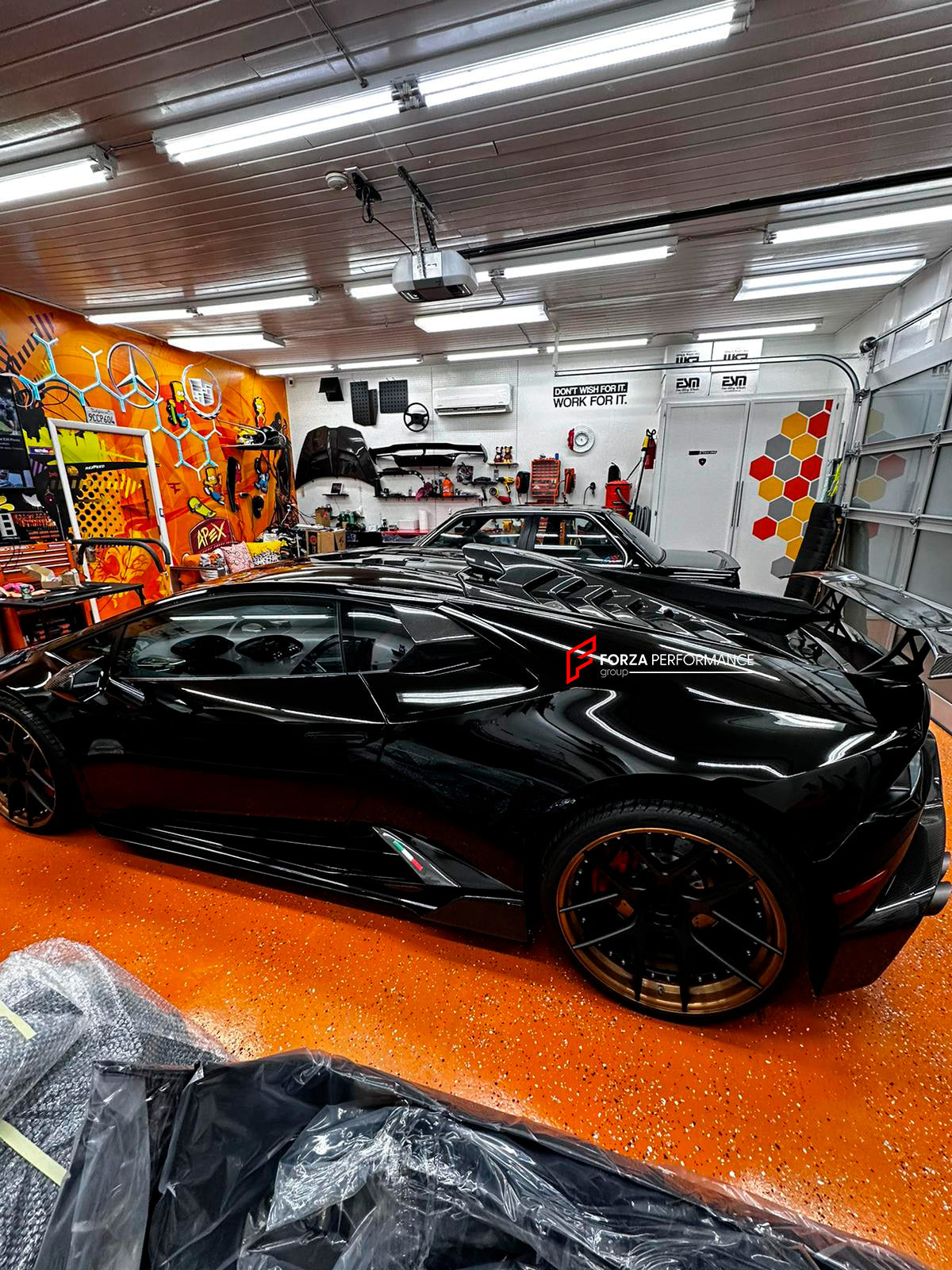 CARBON FIBER REAR ENGINE HOOD COVER for LAMBORGINI HURACAN LP580 LP610 EVO  Set include:   Rear Engine Hood Material: Dry carbon fiber