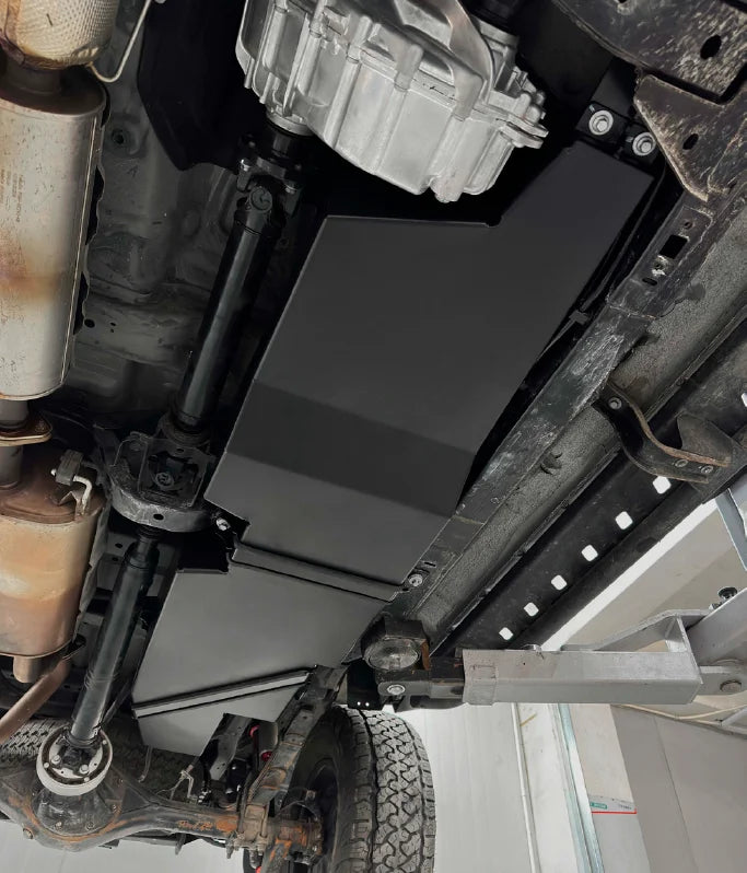 REPLACEMENT FUEL GAS TANK for FORD RANGER P703 2022+

Set includes:

Gas Fuel Tank
Fuel Pump
Installation Manual

Material: Steel

Tank Capacity: 135 litre (35.6 Gallon)

Note: Professional installation is required.