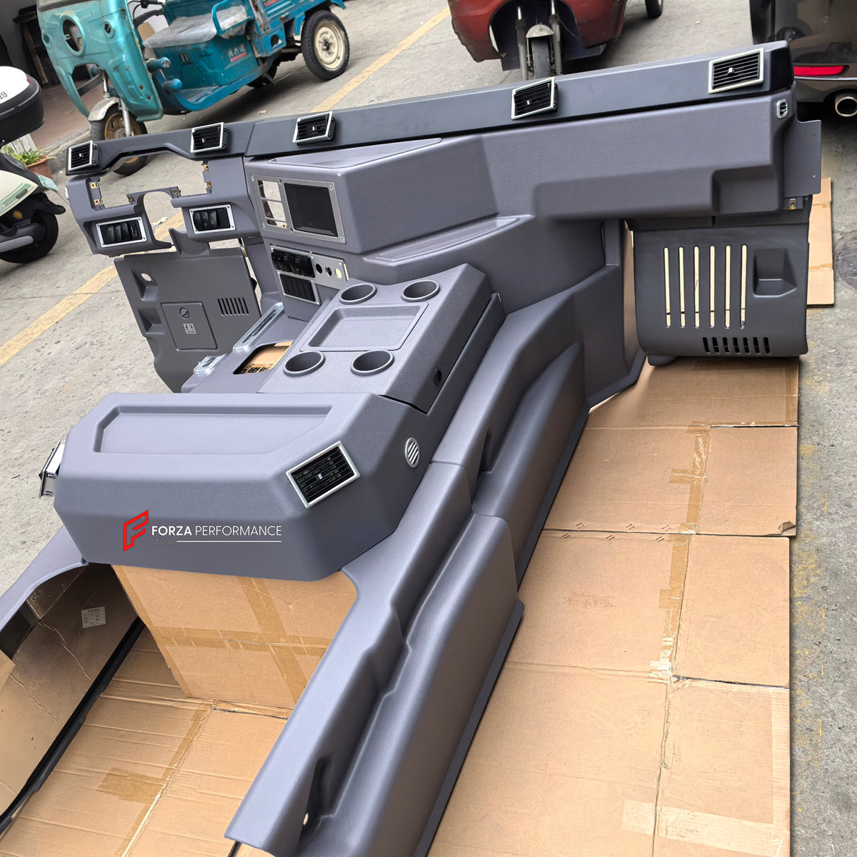 Replacement Interior Kit for Hummer H1 1992 - 2006
Set includes:

Replacement Interior Kit
Material: Plastic

NOTE: Professional installation is required.