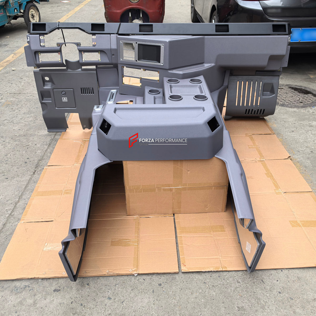 Replacement Interior Kit for Hummer H1 1992 - 2006
Set includes:

Replacement Interior Kit
Material: Plastic

NOTE: Professional installation is required.