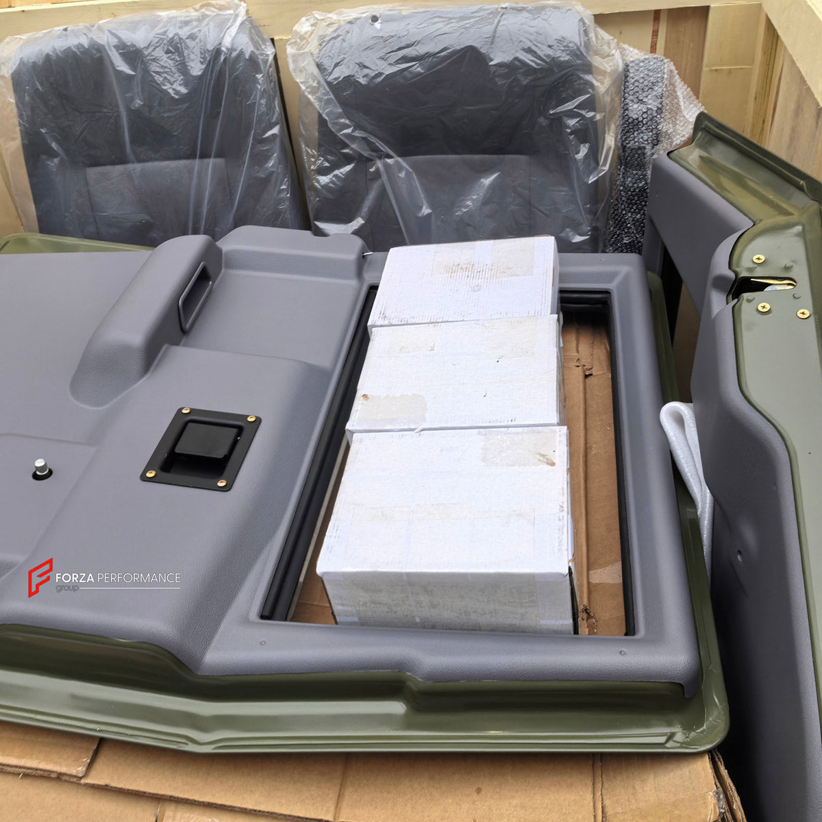 Replacement Interior Kit for Hummer H1 1992 - 2006
Set includes:

Replacement Interior Kit
Material: Plastic

NOTE: Professional installation is required.