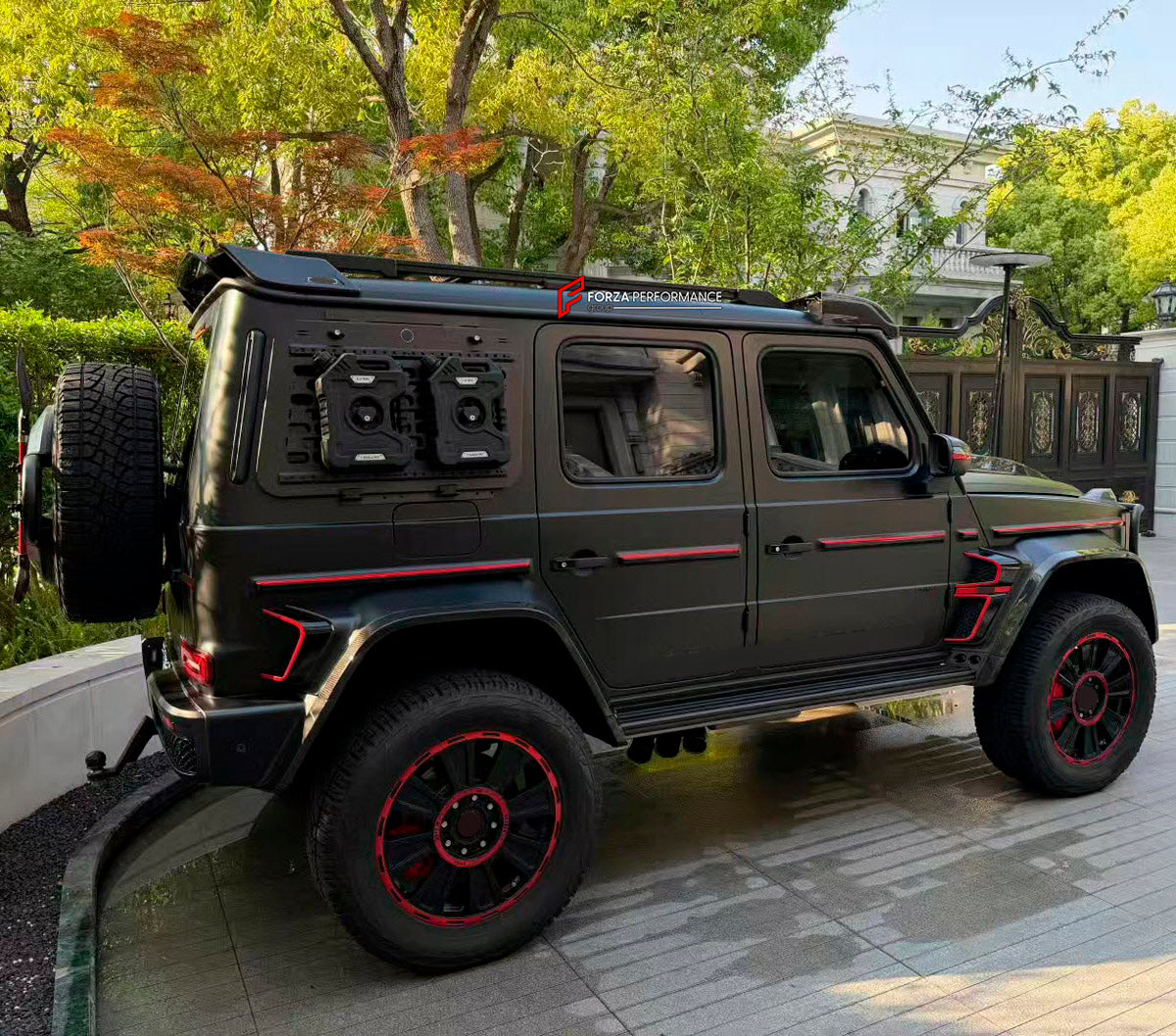 ROOF RACK BAR LUGGAGE WITH LADDER for Mercedes Benz G Class W463A W465 2018+
Set includes:

Roof Rack Assembly
Rear Ladder
Material: Aluminium

NOTE: Professional installation is required.