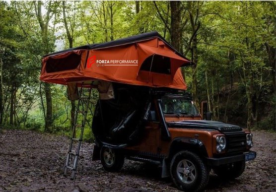 ROOFTOP TENT ON LAND ROVER DEFENDER