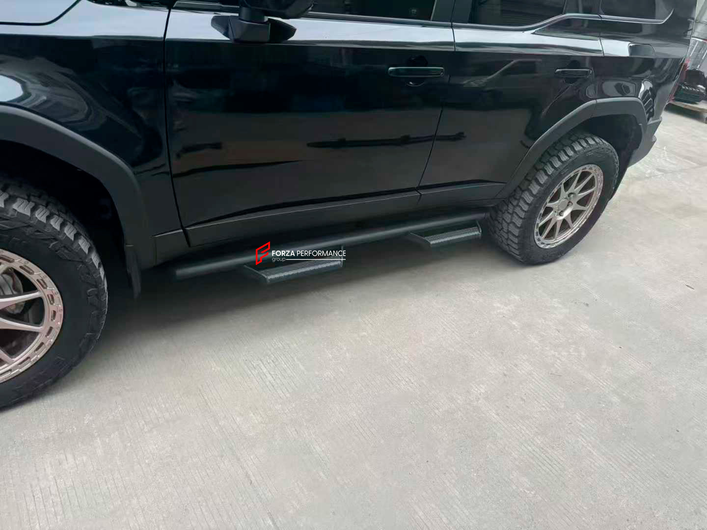 SIDE STEPS for TOYOTA LAND CRUISER 250 LC 250 2023+

Set includes:

Side Steps (2 options)

Material: Steel

Note: Professional installation is required.
