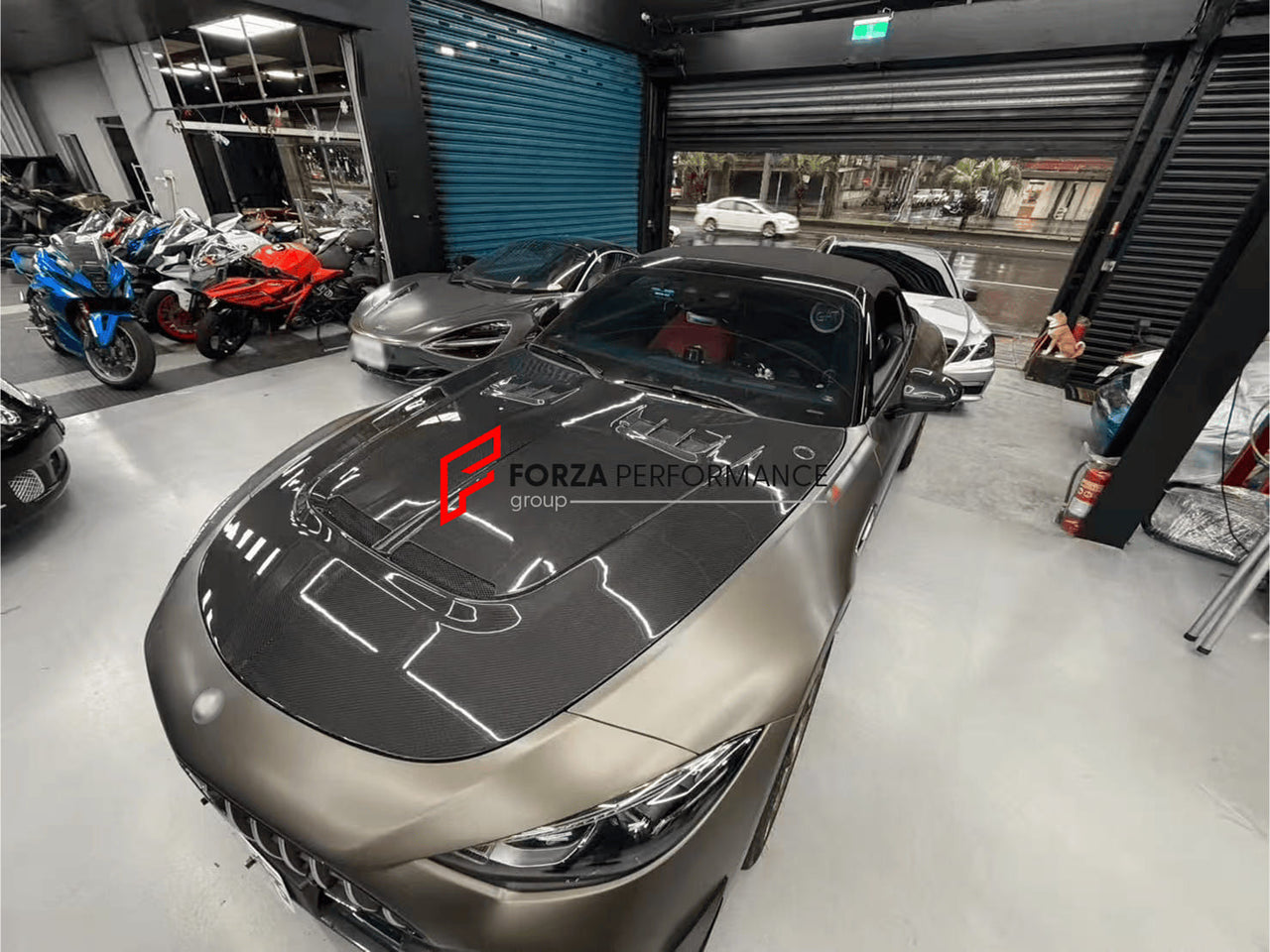 DRY CARBON HOOD BONNET for Mercedes Benz SL 232 2022+
Set includes:

Hood Bonnet
Material: Dry Carbon

NOTE: Professional installation is required.