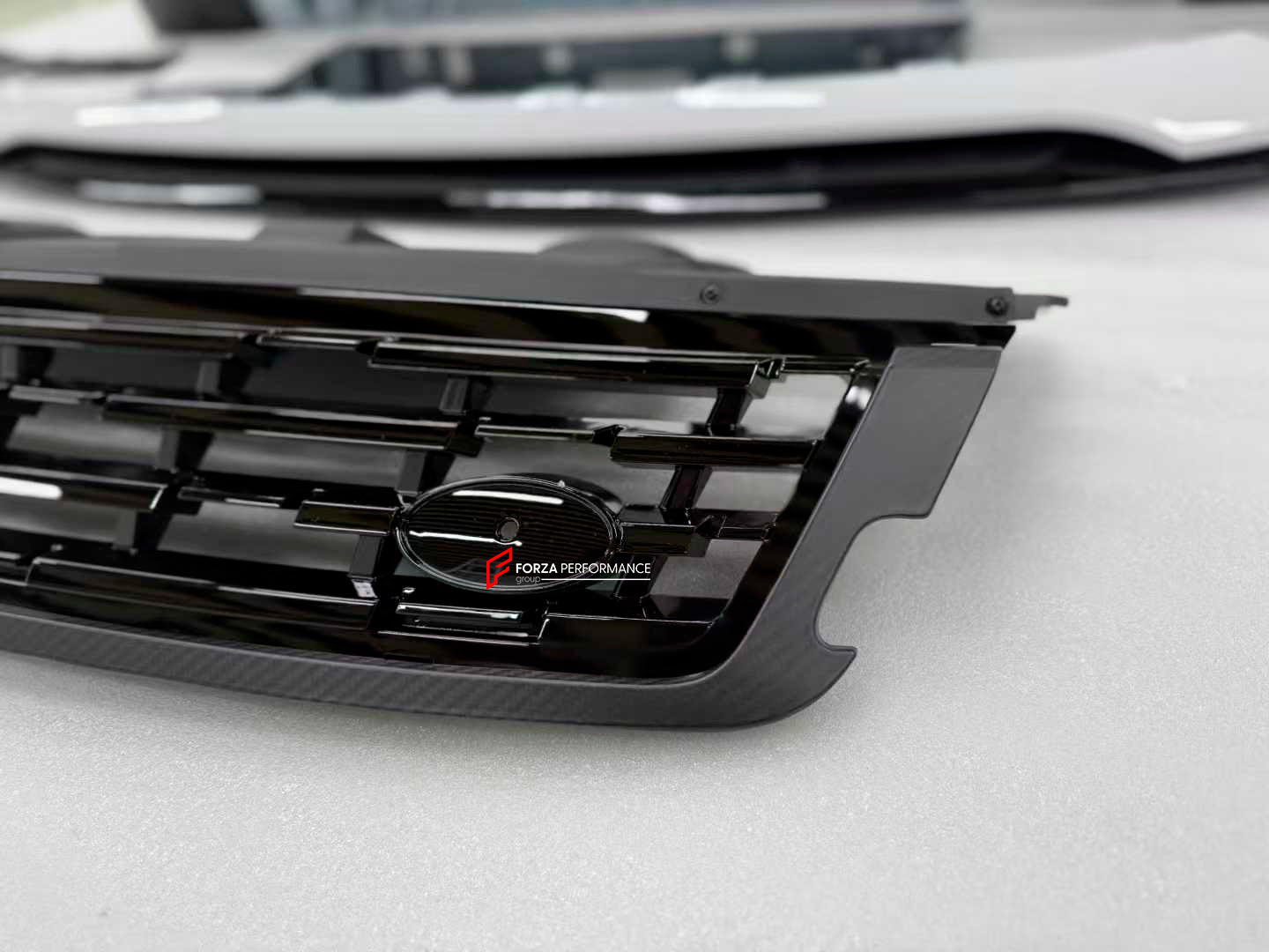 SV DRY CARBON BODY KIT for LAND ROVER RANGE ROVER SPORT L461 2022+

Set includes:


Front Lip
Front Bumper Assembly

Front Grille
Hood / Bonnet
Side Skirts
Roof Spoiler
Rear Bumper
Rear Diffuser
Exhaust Tips

Additionally: for an extra price you can order a set of forged wheels from us.

Material: Carbon Fiber