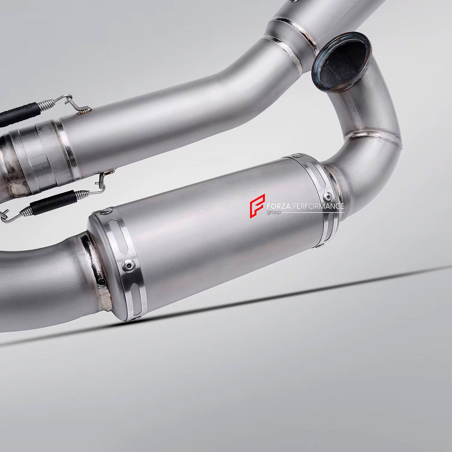 TITANIUM MOTORCYCLE HALF EXHAUST SYSTEM for DUCATI PANIGALE V2 V2S 2020 - 2024

Set include:

Resonator
Mid Pipe
Exhaust Slip On


Material: Titanium (can be made in Stainless Steel)

NOTE:&nbsp;Professional installation is required.

FEATURES:

Engineered Digital prototyping using 3D CAD design software, each car model chassis has been 3D laser scanned in the factor
Factory run all test cars on Italian 1200HP Dyno machine, to make the best performance design of exhaust
CNC bending machine accurately bends 