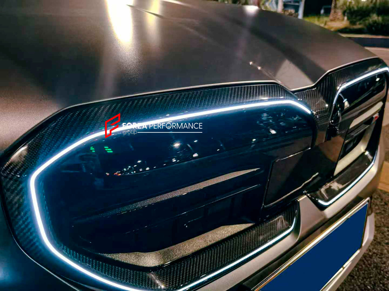 UPGRADE DRY CARBON FRONT GRILLE for BMW 5 SERIES G60 G68 2023+

Set includes:


Front Grille&nbsp;


Material: Carbon Fiber with Plastic

Note: Professional installation is required.