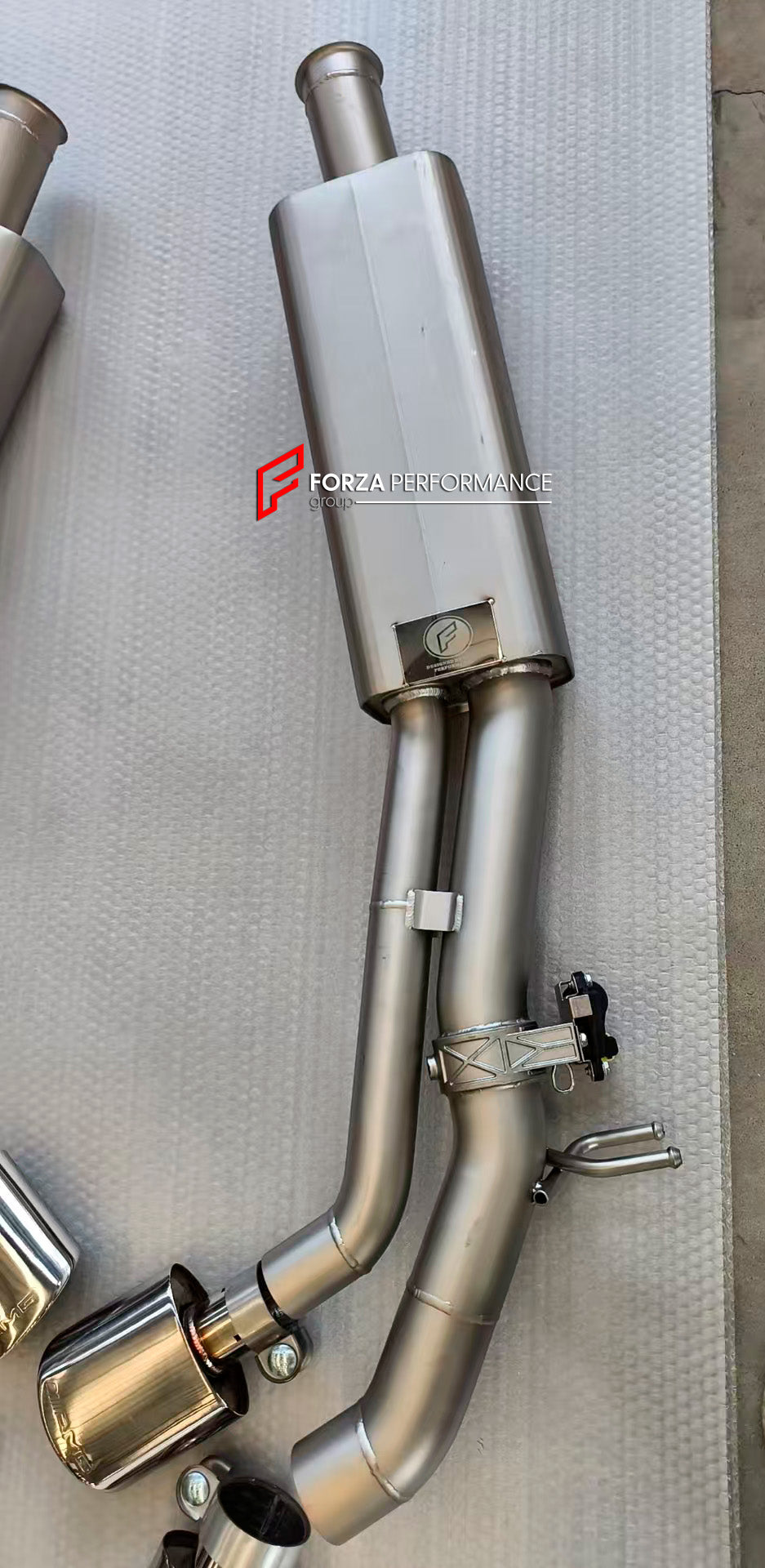 VALVED EXHAUST CATBACK MUFFLER for MERCEDES BENZ G CLASS W465 G500 3.0T 2025

Set includes:

Center Pipes
Mufflers with Valves
Valve control box with remote control (you may also reuse your factory exhaust valve motors)

Material: Stainless steel (for an extra cost we can make titanium)

NOTE: Professional installation is required.