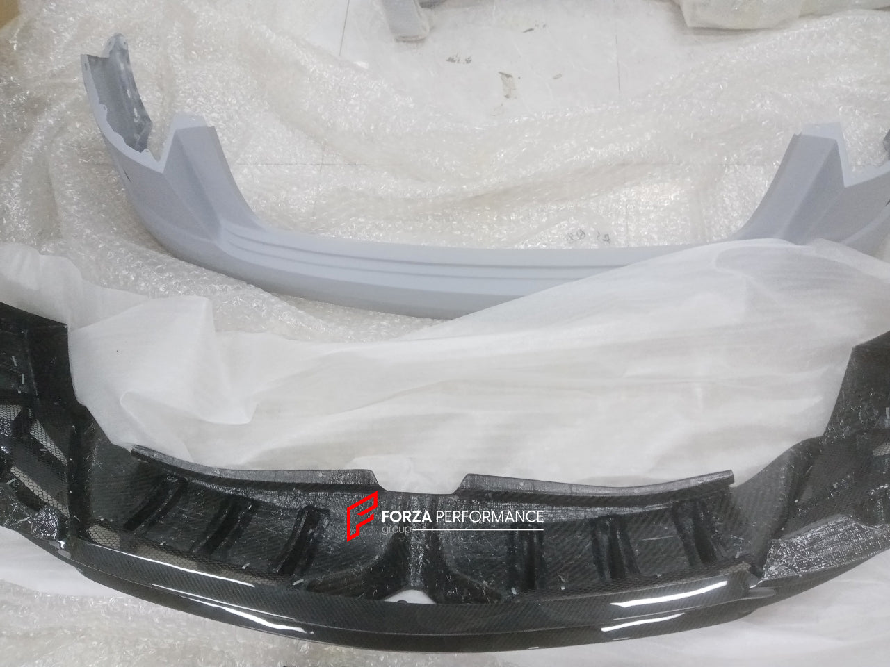 WIDE DRY CARBON BODY KIT FOR AUDI Q8 | RSQ8 4M 2019+ Set includes:  Front Bumper Assembly Front Bumper Canards Hood/Bonnet Front Fenders Fender Flares Side Skirts Rear Roof Spoiler Trunk Wing Spoiler Exhaust system Rear Bumper Rear Diffuser