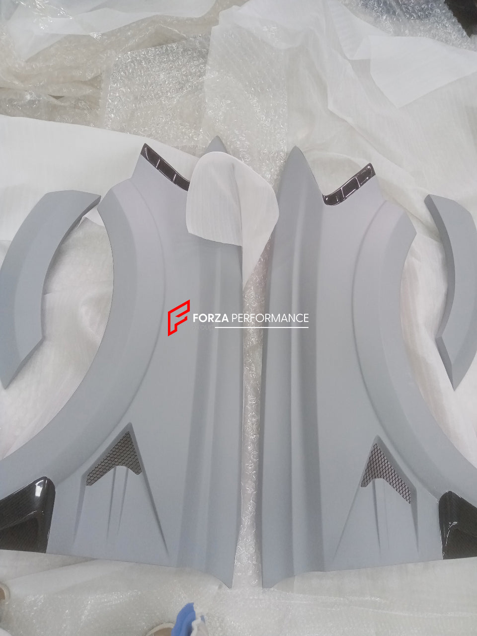 WIDE DRY CARBON BODY KIT FOR AUDI Q8 | RSQ8 4M 2019+ Set includes:  Front Bumper Assembly Front Bumper Canards Hood/Bonnet Front Fenders Fender Flares Side Skirts Rear Roof Spoiler Trunk Wing Spoiler Exhaust system Rear Bumper Rear Diffuser