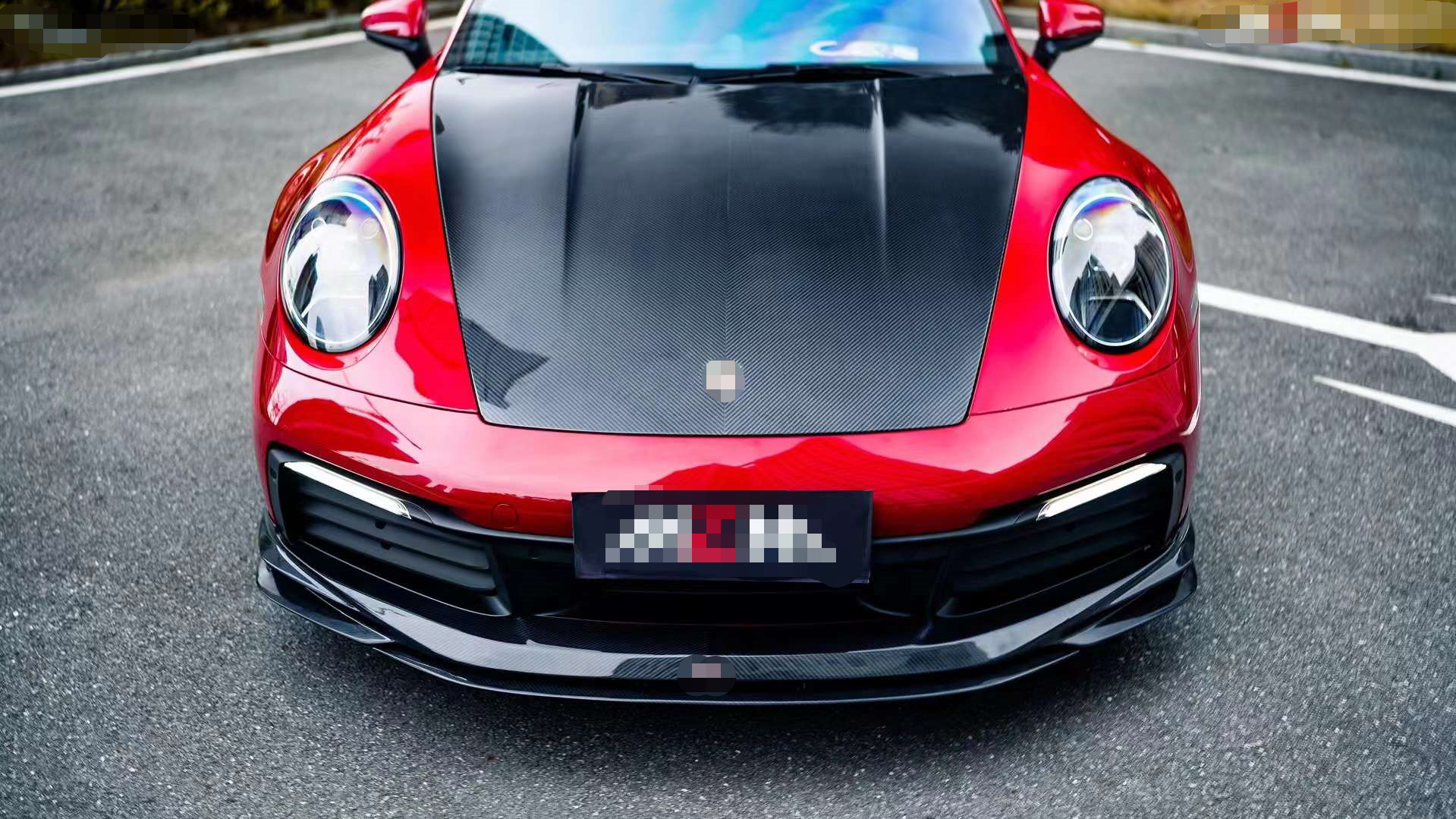 DRY CARBON HOOD for PORSCHE 911 992 CARRERA 2019+


Set includes:
Hood