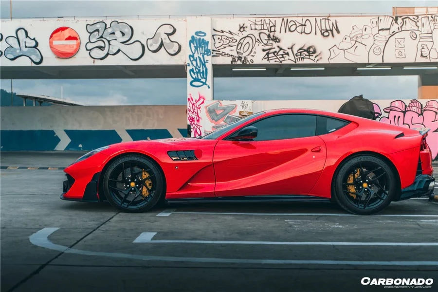 DRY CARBON SIDE SKIRTS for FERRARI 812 SUPERFAST

Set includes:

Side Skirts

Material: Dry Carbon

Note: Professional installation is required