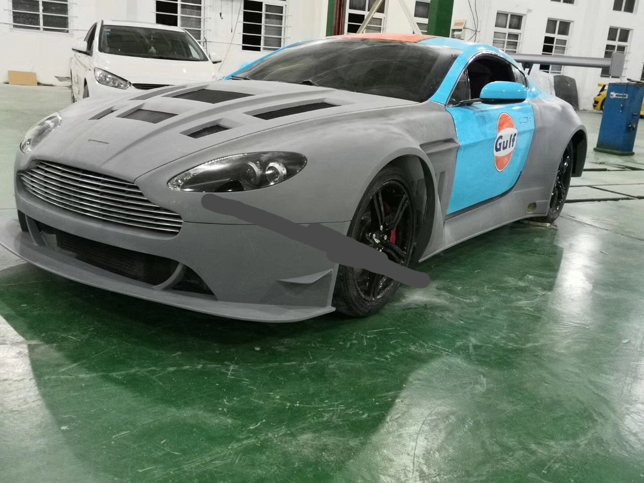 Aston Martin VANTAGE V12 GT3 wide body kit front bumper rear bumper side skirts fenders spoiler hood sport
