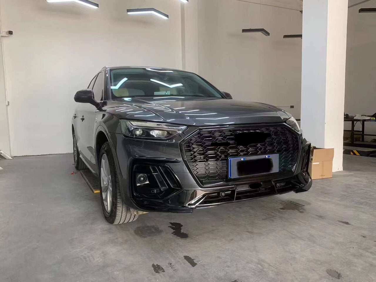 CARBON BODY KIT for AUDI Q5 FY 2020+

Set includes:

Front Lip
Front Bumper Canards
Roof Spoiler
Rear Trunk Spoiler
Rear Diffuser
Rear Diffuser Canards
Exhaust Tips

Material: Plastic+ Carbon Fiber

NOTE: Professional installation is required