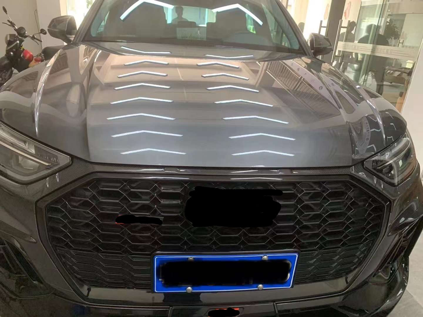 CARBON BODY KIT for AUDI Q5 FY 2020+

Set includes:

Front Lip
Front Bumper Canards
Roof Spoiler
Rear Trunk Spoiler
Rear Diffuser
Rear Diffuser Canards
Exhaust Tips

Material: Plastic+ Carbon Fiber

NOTE: Professional installation is required