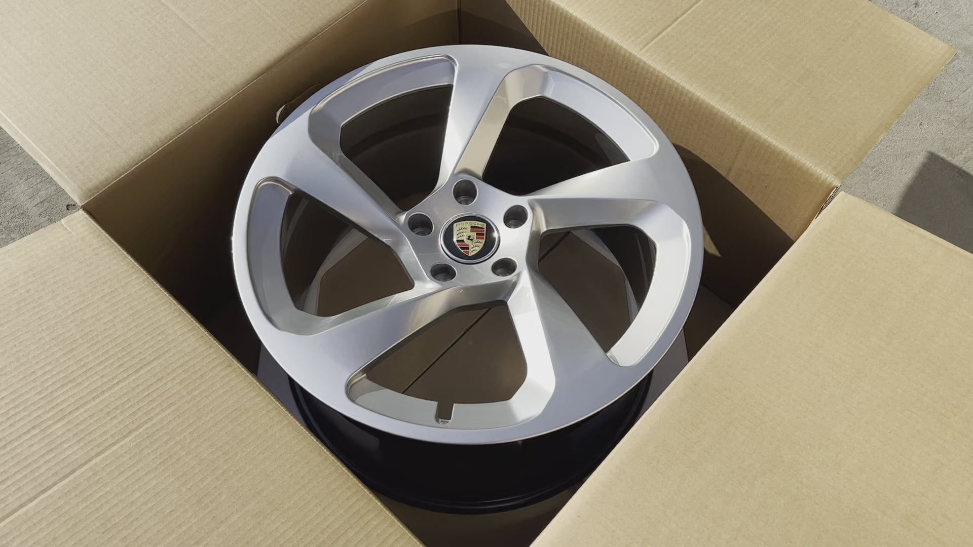 SALLY DESIGN FORGED WHEELS RIMS FOR PORSCHE 911 992 CARRERA TURBO TARGA GT3  We manufacture premium quality forged wheels rims for   PORSCHE 911 992 CARRERA GTS TARGA TURBO S GT3 in any design, size, color.  Wheels size:  in 20 x 8.5 ET 53  in 21 x 11.5 ET 67