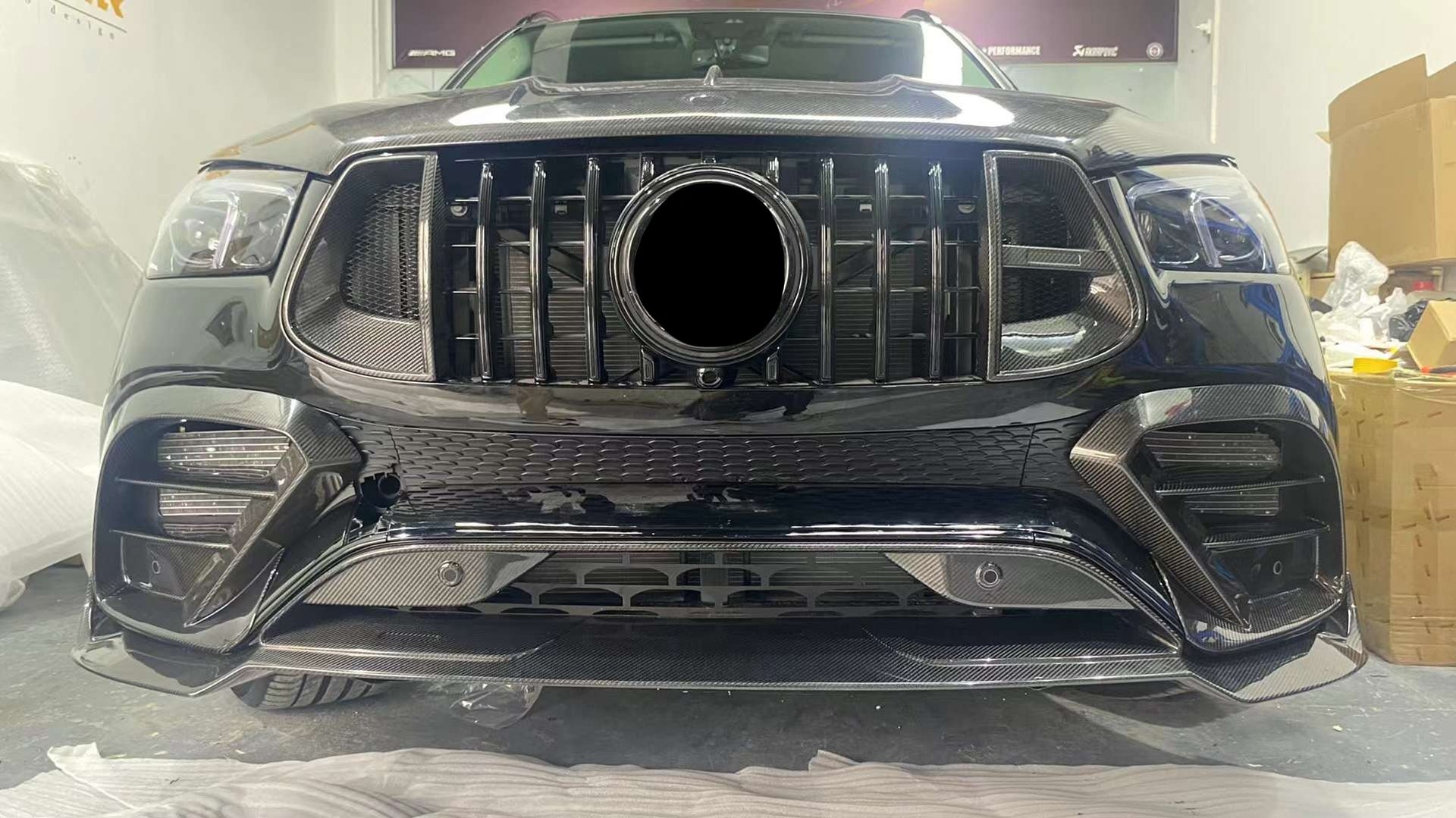 800 ROCKET Dry Carbon Body Kit For Mercedes Benz AMG GLE 63 V167 2018+  Set include:    800 ROCKET Front Lip 800 ROCKET Front Lip Add-on Parts  800 ROCKET Front Grille 800 ROCKET Rear Diffuser  800 ROCKET Fender Flares Material: Dry Carbon