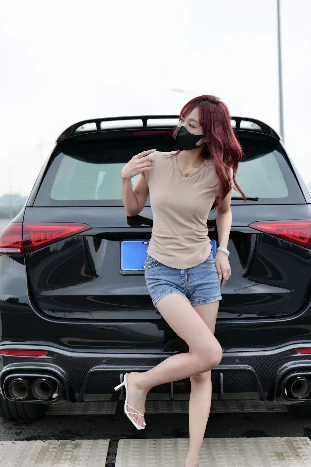 800 ROCKET Dry Carbon Body Kit For Mercedes Benz AMG GLE 63 V167 2018+  Set include:    800 ROCKET Front Lip 800 ROCKET Front Lip Add-on Parts  800 ROCKET Front Grille 800 ROCKET Rear Diffuser  800 ROCKET Fender Flares Material: Dry Carbon