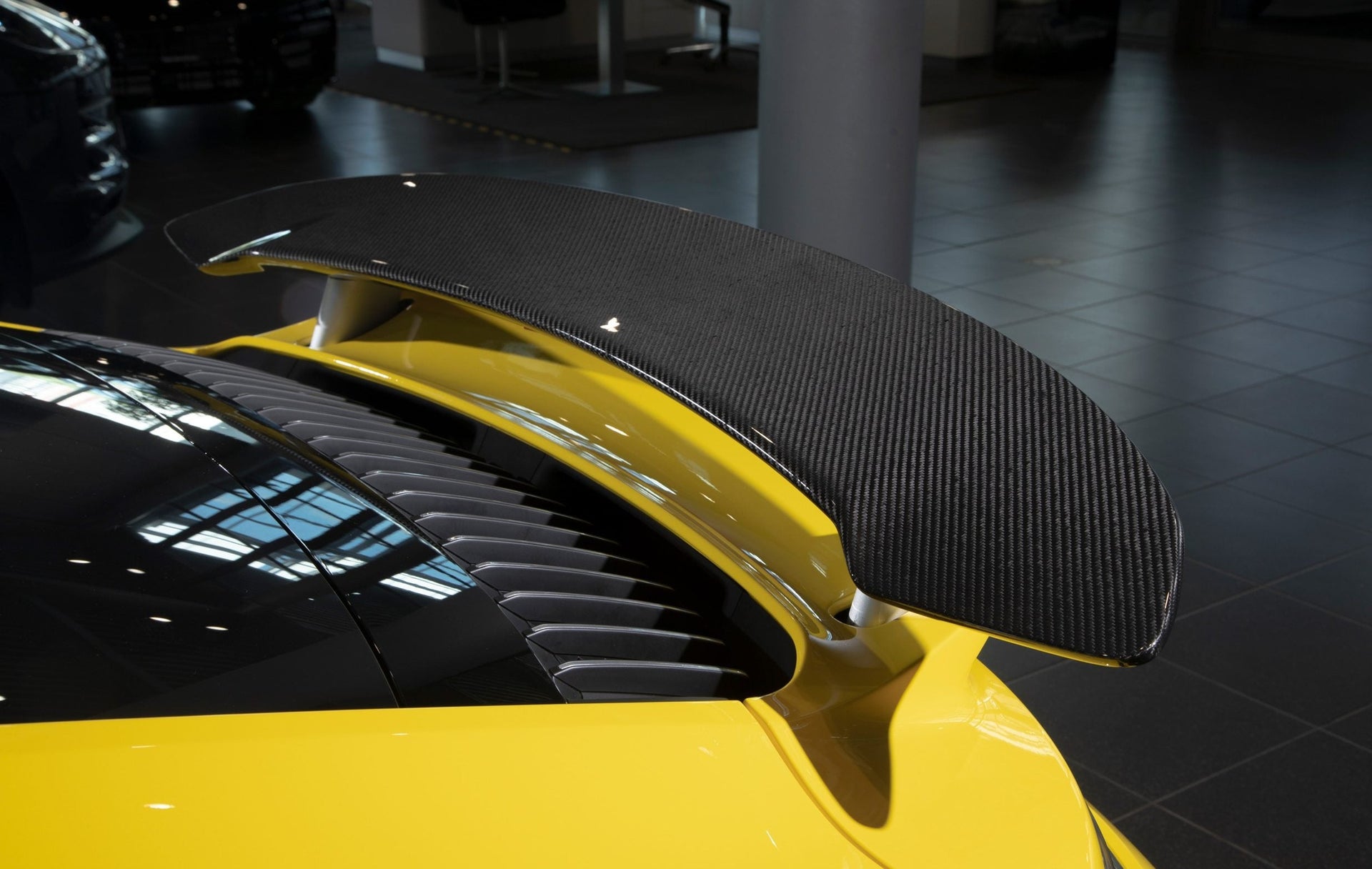 FORZA CARBON REAR SPOILER FOR PORSCHE 911 (992) TURBO