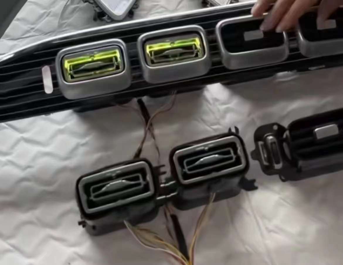 Air vents with ambient lights for Mercedes Benz GLS X167 2019+