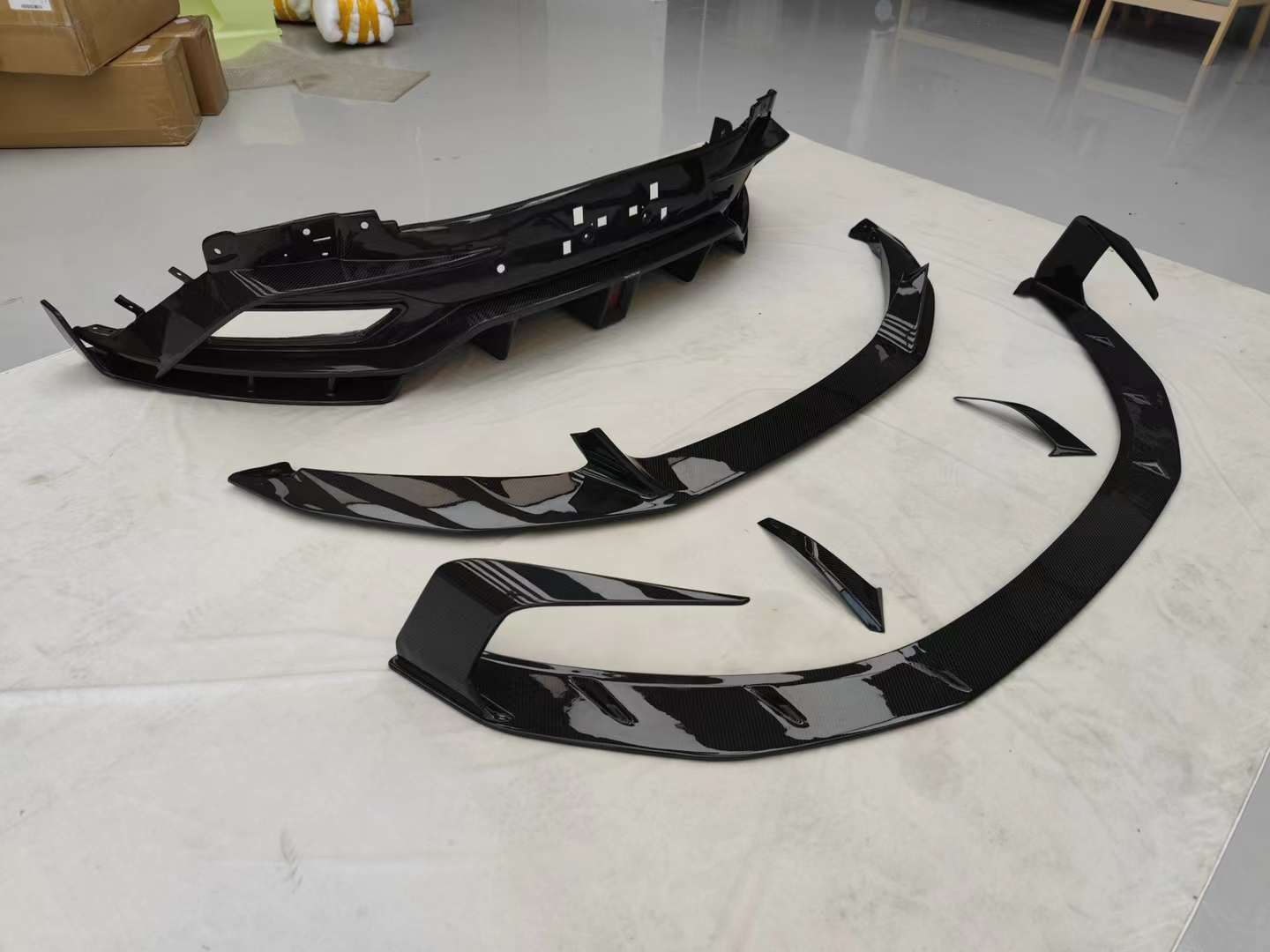 Carbon Fiber Aero kit For Aston Martin DB11