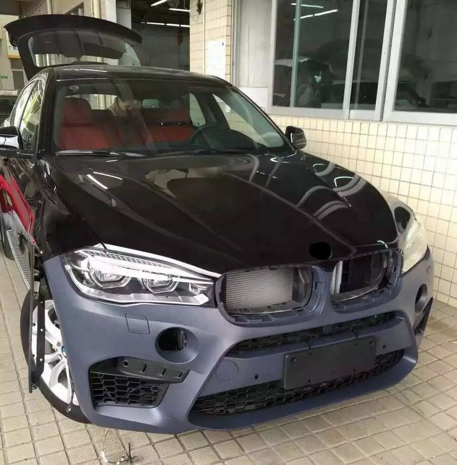 CONVERSION BODY KIT for BMW X5 F15 50i 2013 - 2018 UPGRADE to X5M STYLE 2014 - 2019

Set includes:

Front Bumper With Mesh
Front Wheel Arches
Front Fender Vents
Side Skirts
Rear Wheel Arches
Rear Bumper
Exhaust Tips (fits only 50i petrol model)

Material: Plastic PP

NOTE: Professional installation is required
