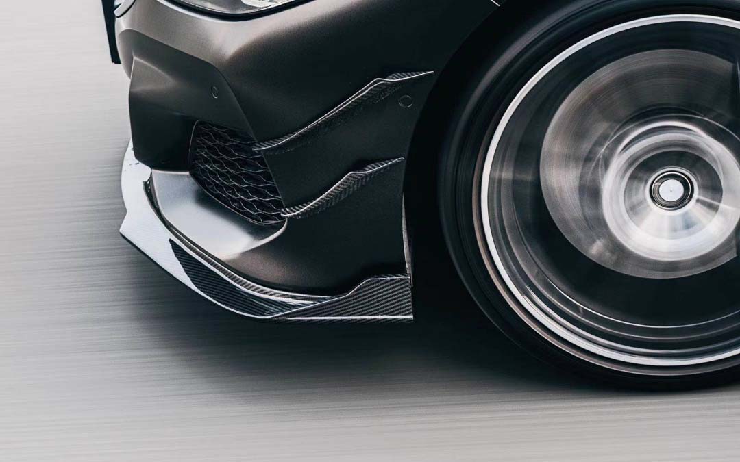 CARBON BODY KIT for BMW 8 SERIES G16 2018+&nbsp;

Set includes:

Front Lip
Front Bumper Canards
Side Skirts
Rear Diffuser

Material: Carbon

NOTE: Professional installation is required