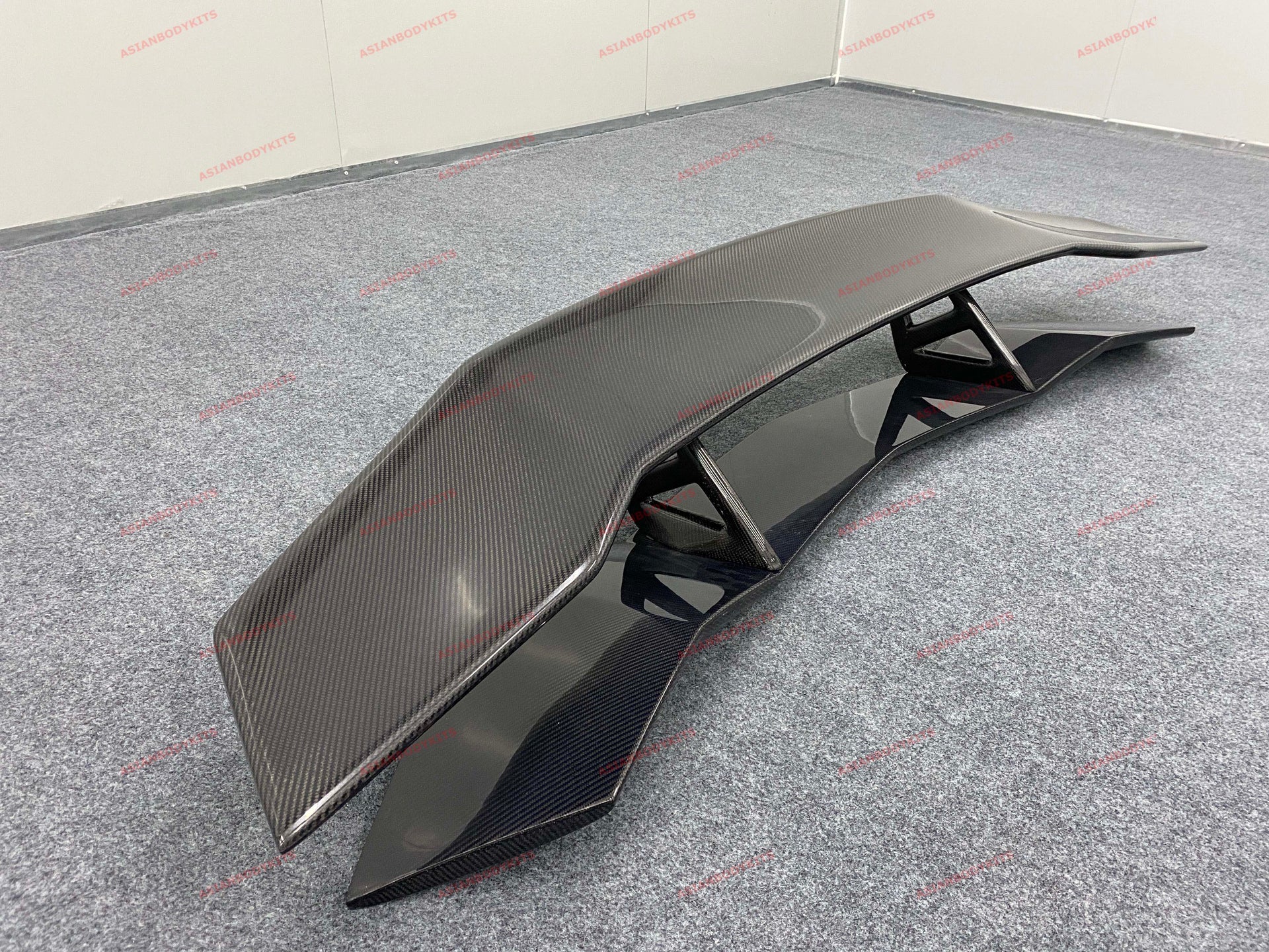 Carbon Fiber Rear Wing Spoiler For Lamborghini Aventador LP700 2011-2015  Set include:  Rear Wing Spoiler Brackets  Base of Spoiler Material: Real Carbon Fiber  NOTE: Professional installation is required