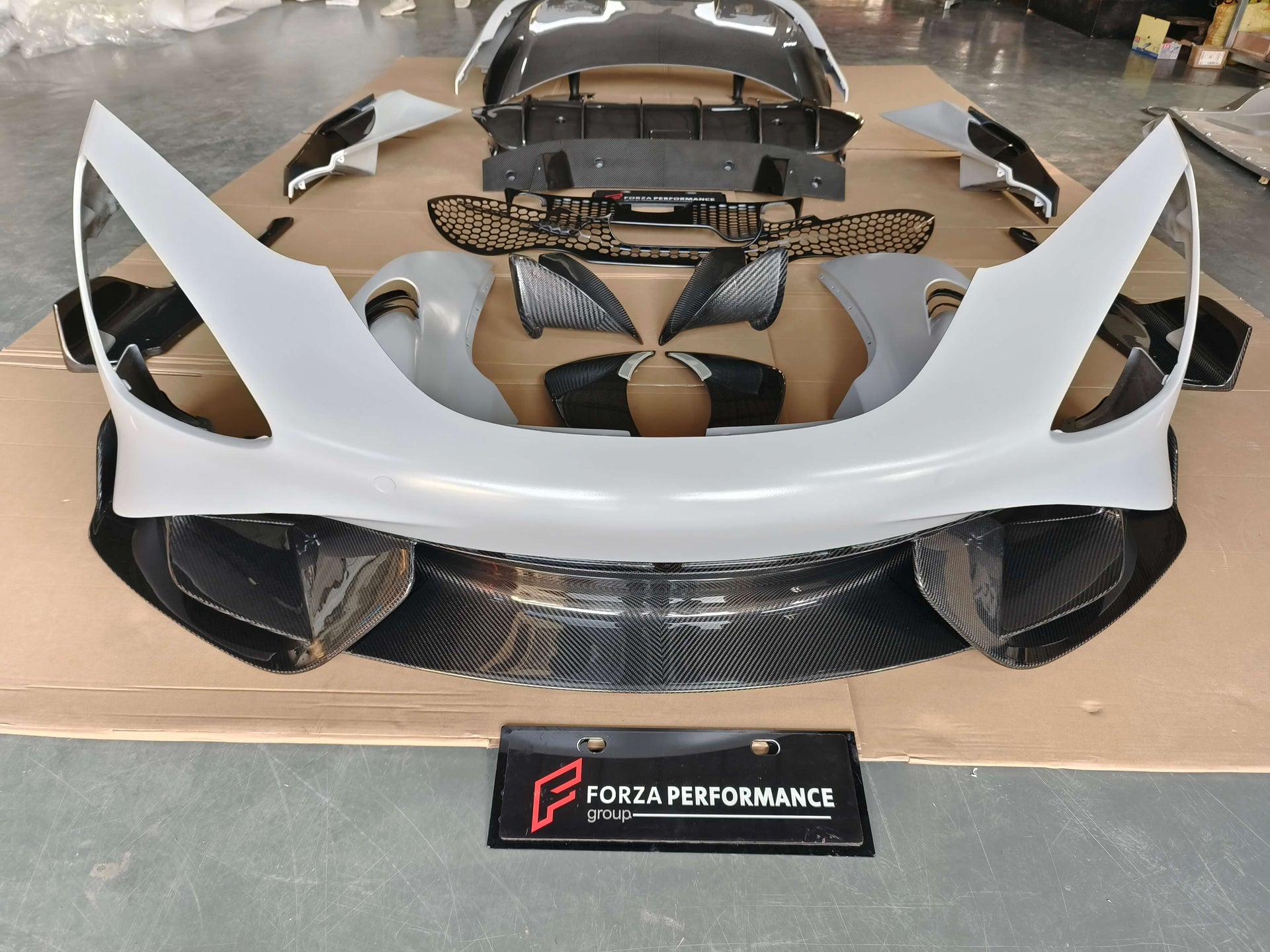 Conversion carbon body kit for McLaren 720S upgrade to 765LT