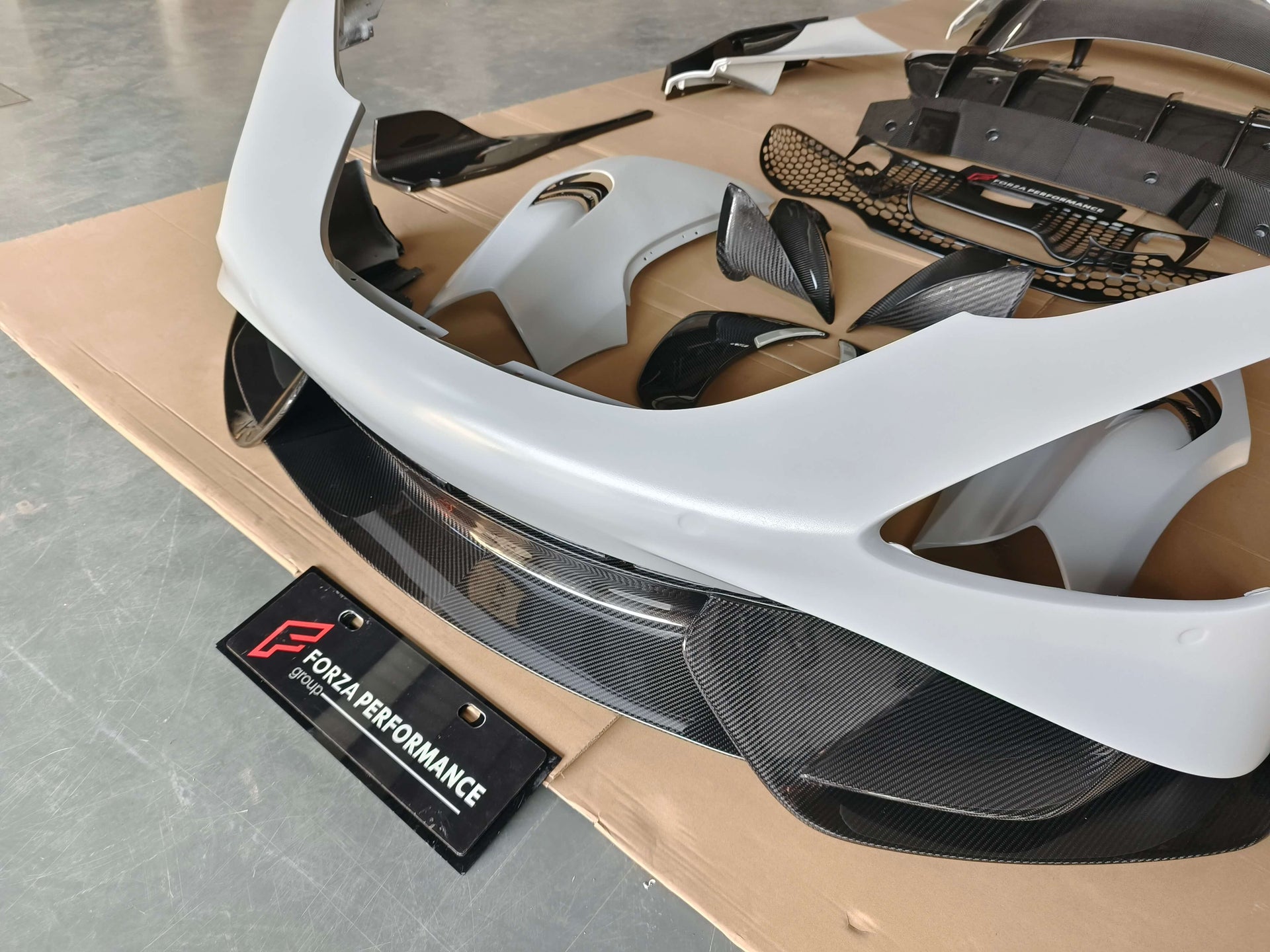 Conversion carbon body kit for McLaren 720S upgrade to 765LT