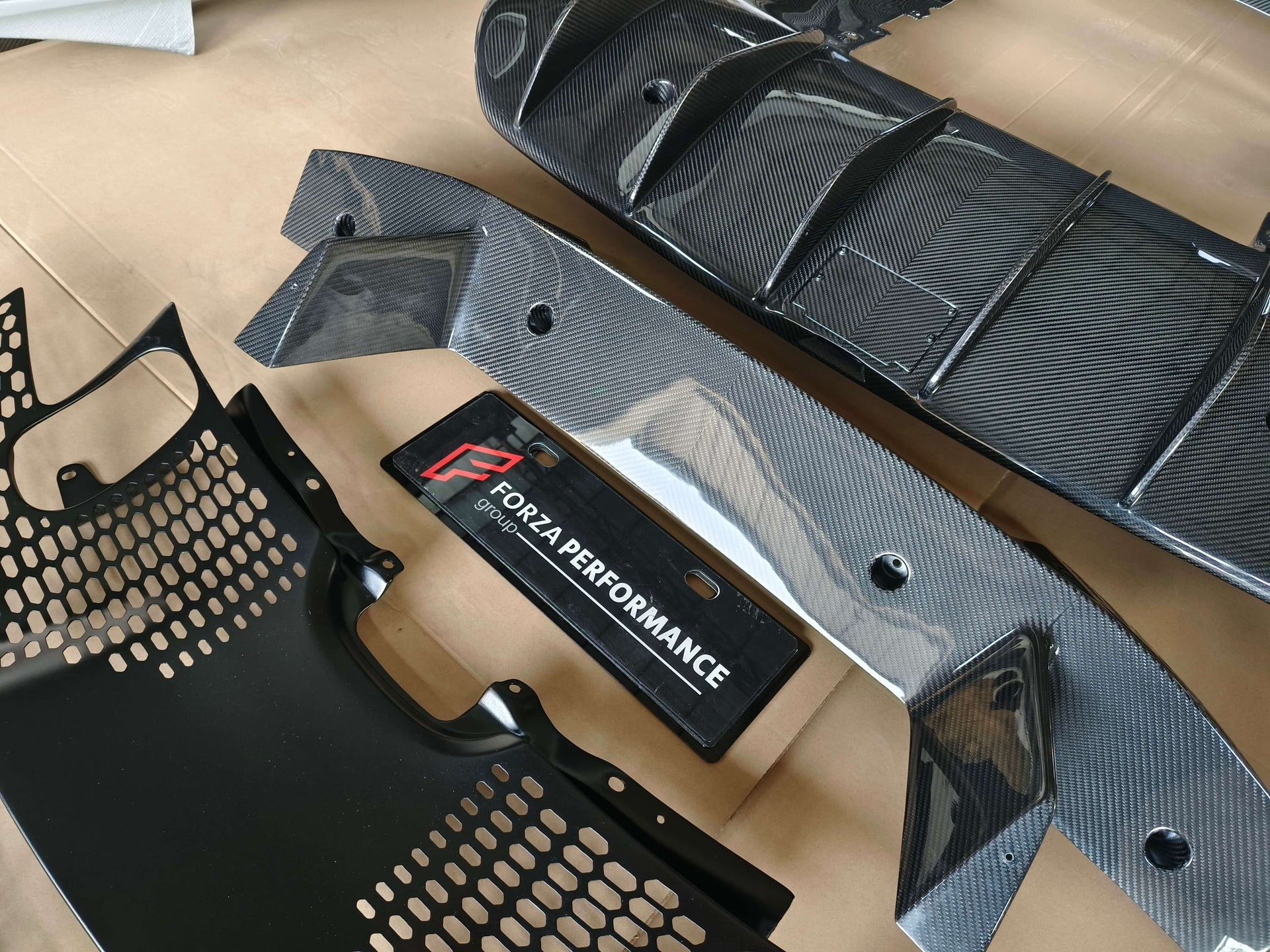 Conversion carbon body kit for McLaren 720S upgrade to 765LT