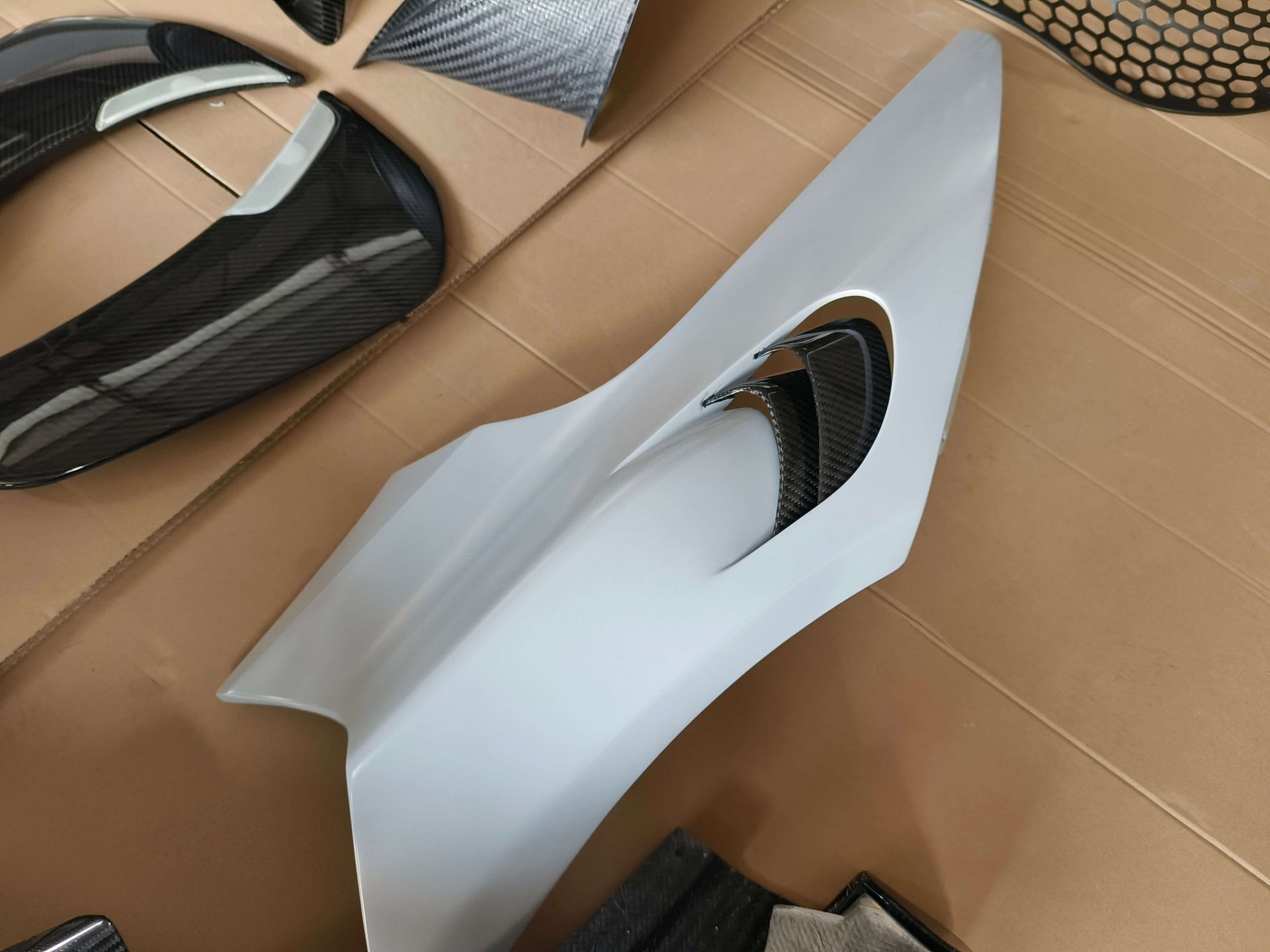 Conversion carbon body kit for McLaren 720S upgrade to 765LT