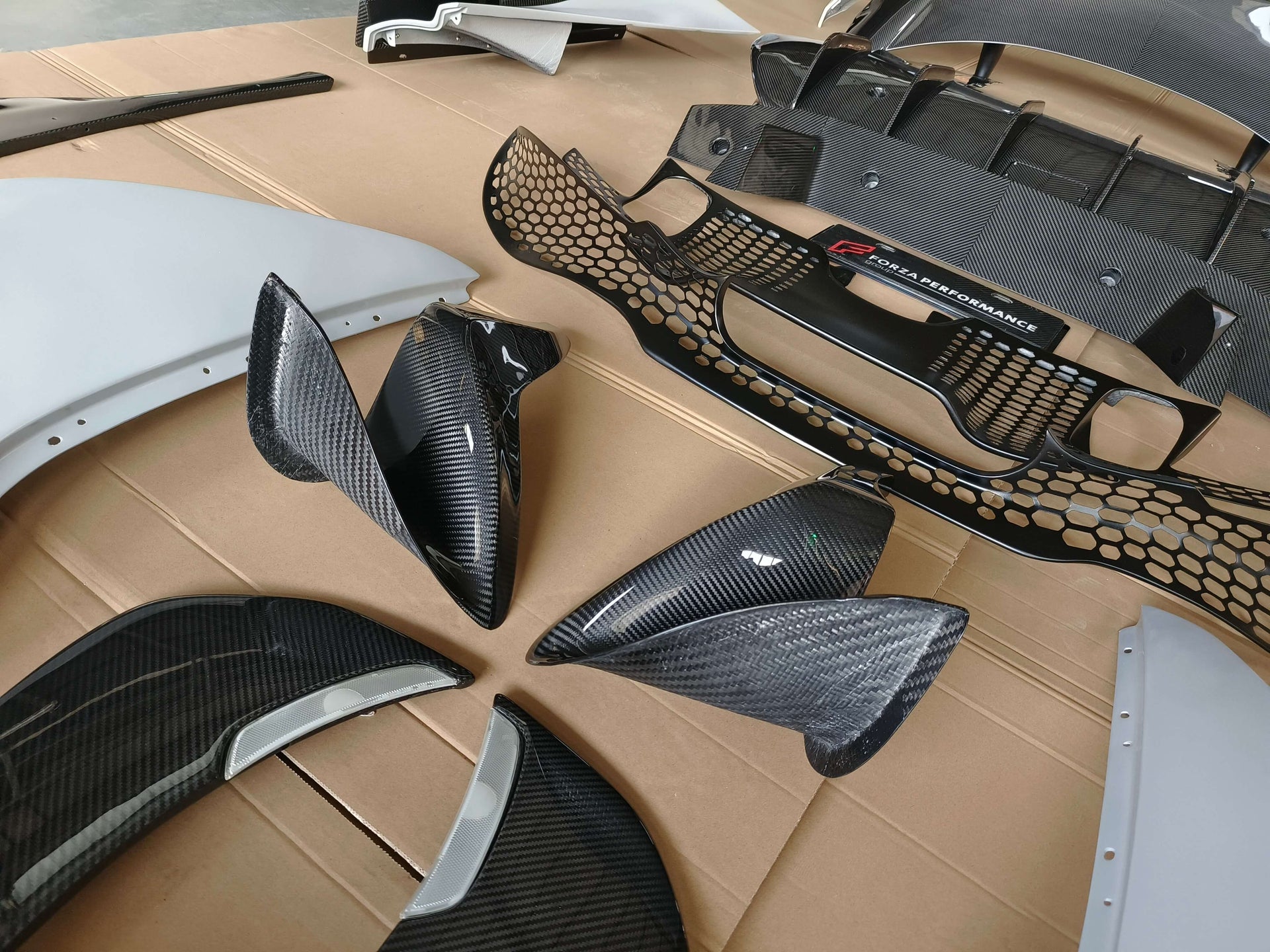 Conversion carbon body kit for McLaren 720S upgrade to 765LT