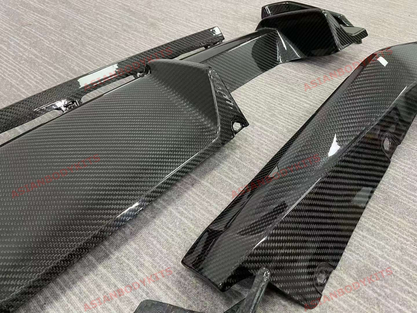 DRY CARBON FIBER REAR DIFFUSER for BMW M4 G82 2021+