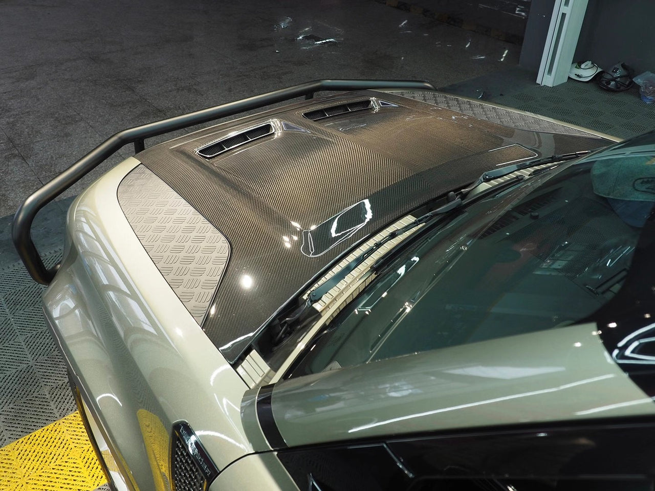 SVR Style hood for land rover defender l663 110 90