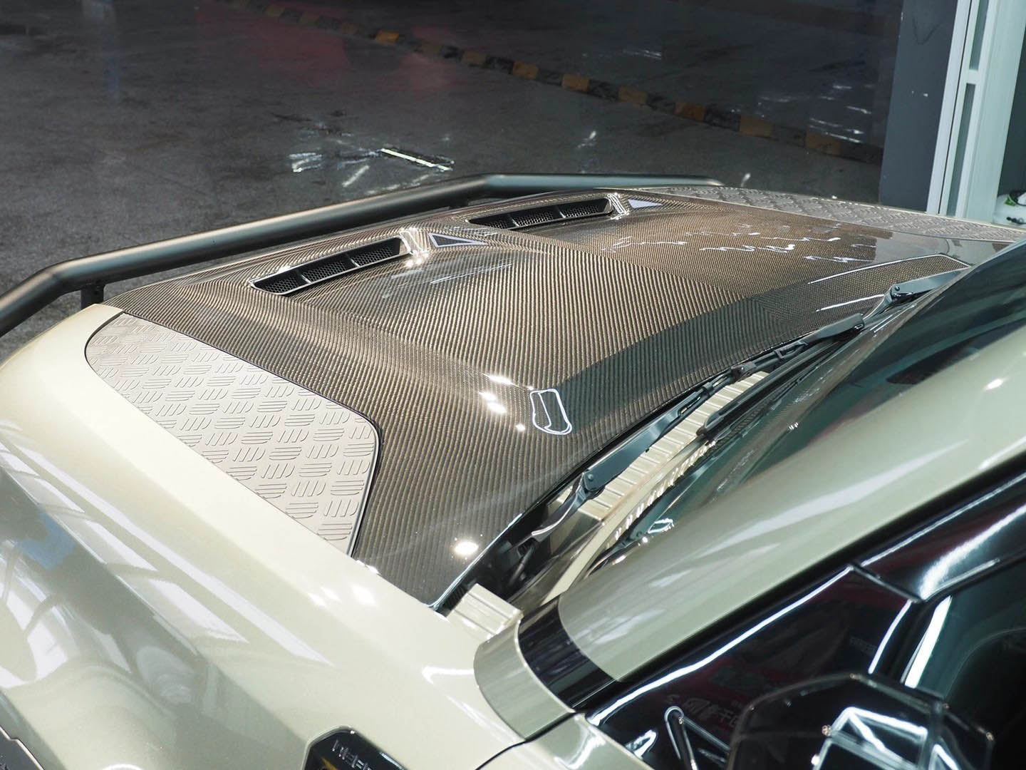SVR Style hood for land rover defender l663 110 90
