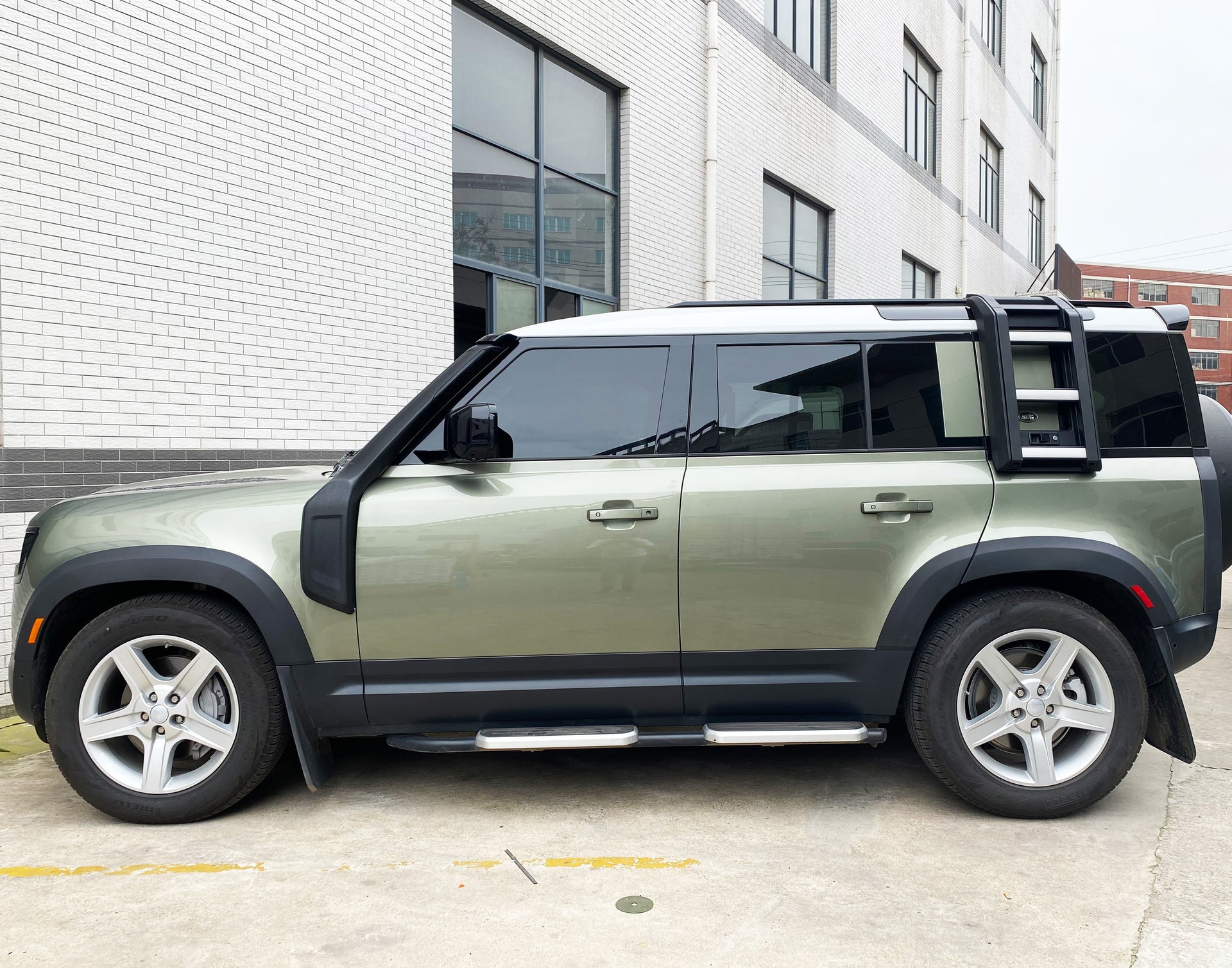 FENDER FLARES with SIDE MARKS for LAND ROVER DEFENDER L663 110 2020+