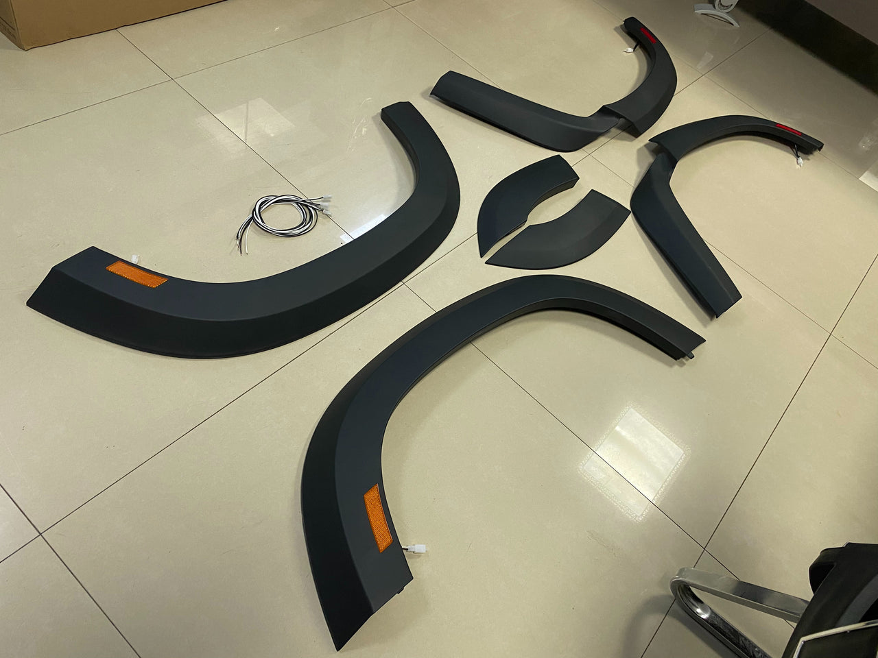 FENDER FLARES with SIDE MARKS for LAND ROVER DEFENDER L663 110 2020+
