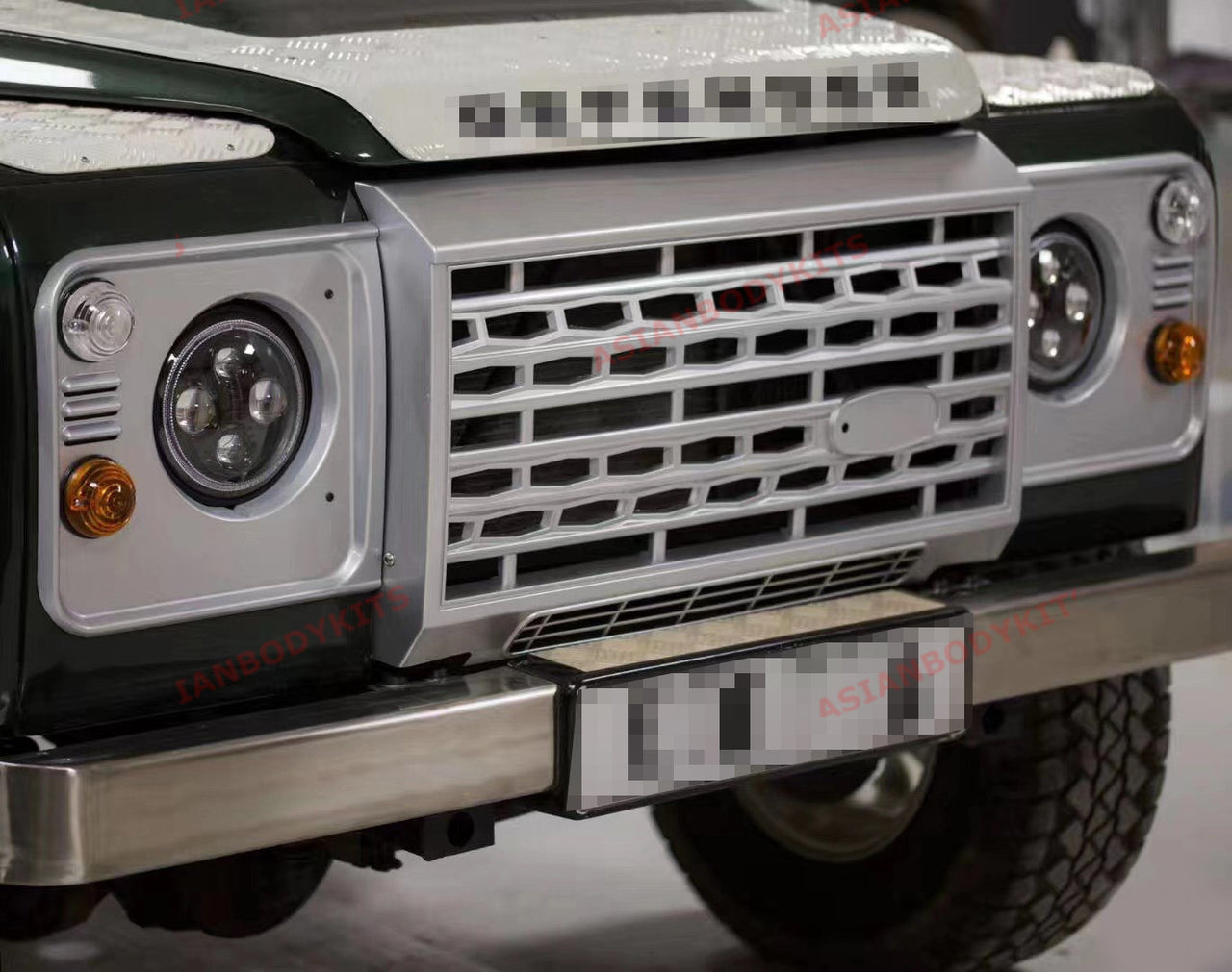 FRONT GRILLE for LAND ROVER DEFENDER 90 / 110 L316 2001 - 2017 (Silver)
