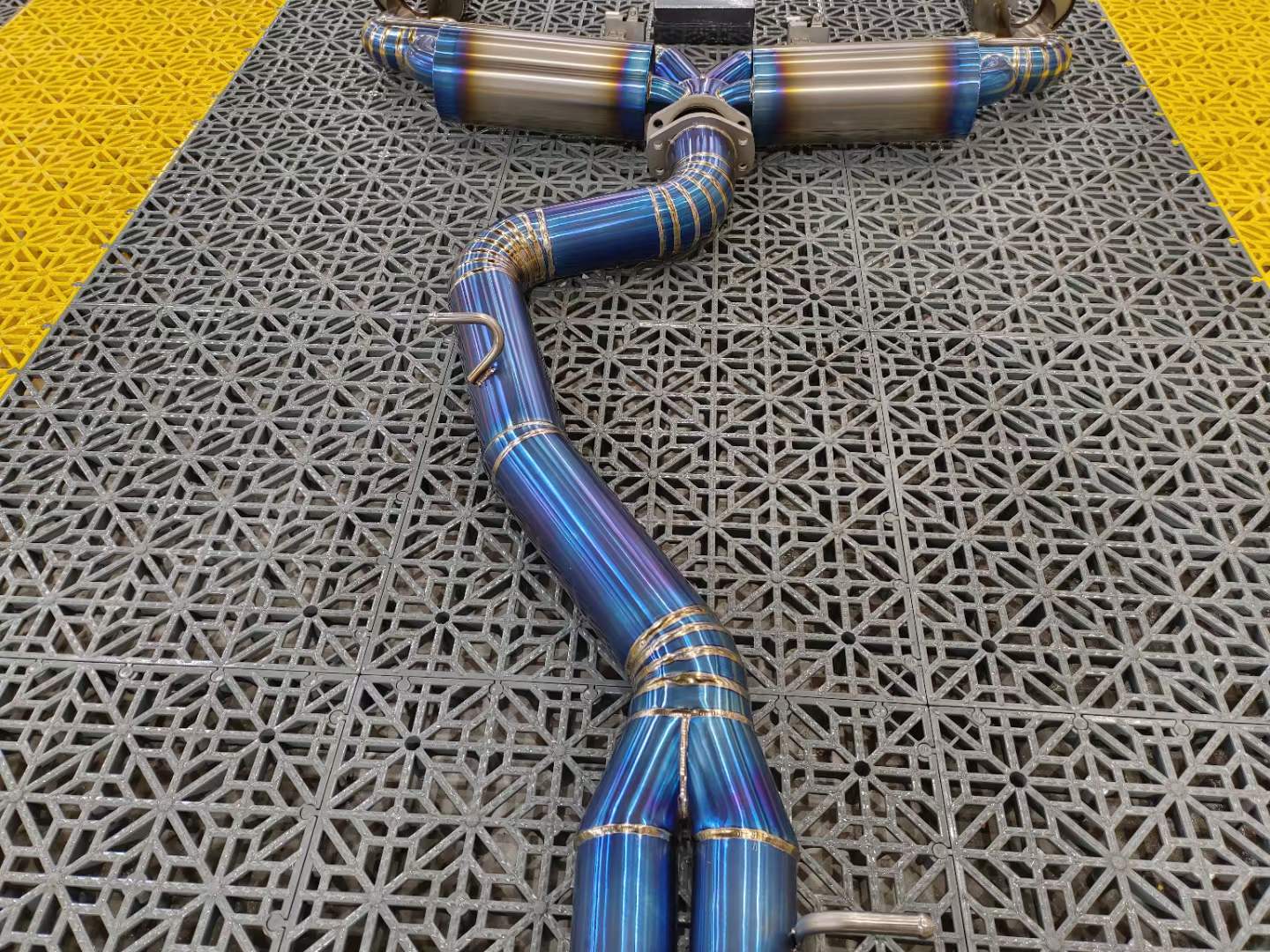 Exhaust System For Audi TTRS V1