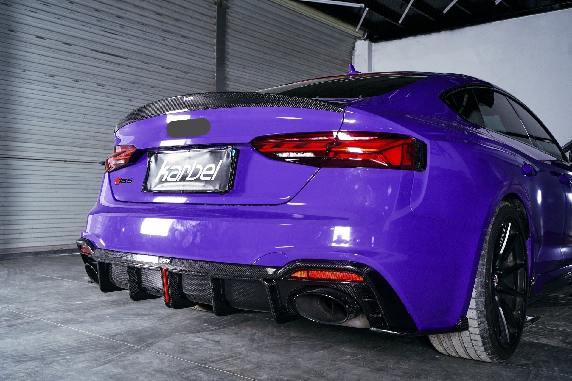 KARBEL CARBON DRY CARBON FIBER TAIL LIGHT TRIM FOR AUDI RS5 B9.5 2020-ON