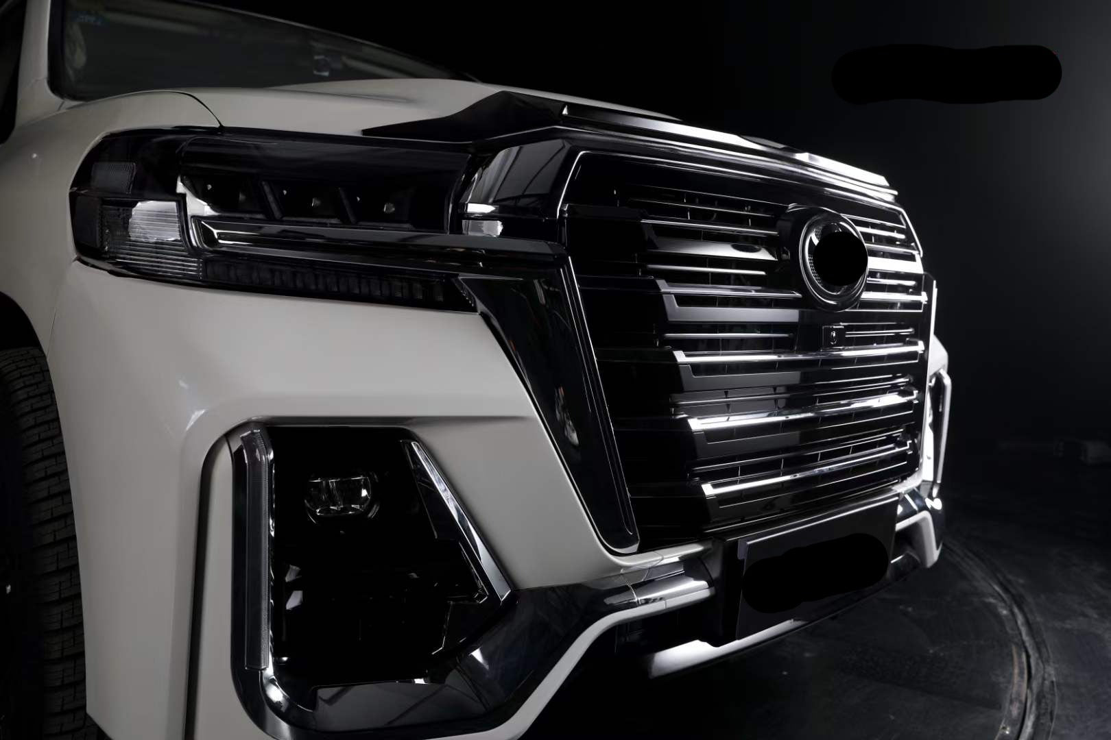 BODY KIT FOR TOYOTA LAND CRUISER LC 200 2016-2020 70th Anniversary navigator edition

Set includes:

Front bumper
Rear bumper
Front fenders
Fender flares
Rear Diffuser

Material: PP+ABS

Note: Each part of this kit can be sent separately. Please contact us if you need a specific part.