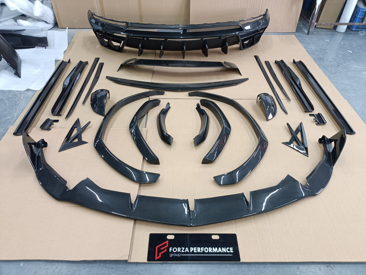 MANSORY-SOFT-KIT-URUS-BODY-AERO-KIT-2017-2018-2019-2020-carbon-fiber
