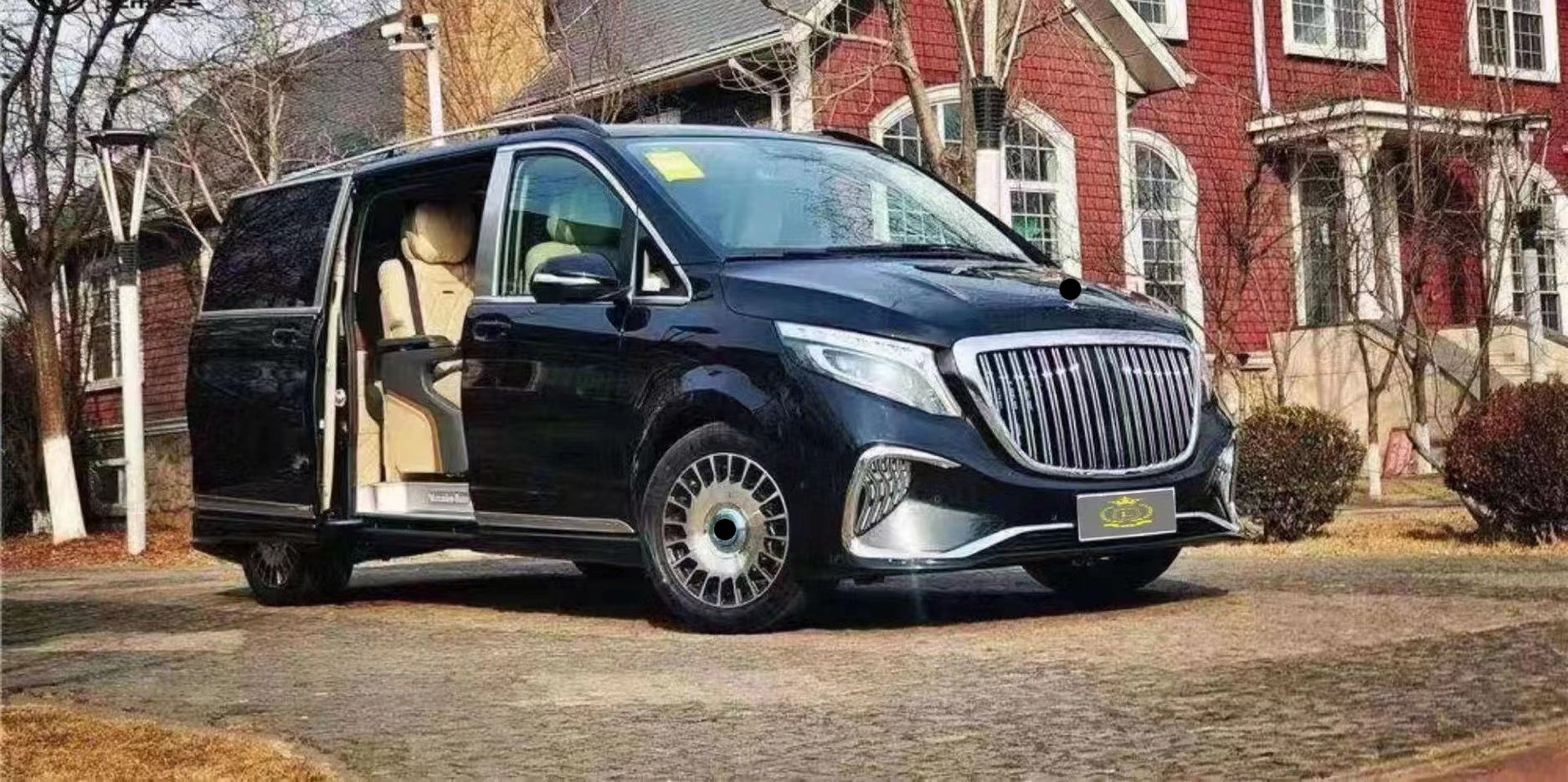Aftermarket body kit 04 for Mercedes Benz V-class Vito Metris Set include: Front bumper Front grille Rear bumper Exhaust tips Material: Plastic