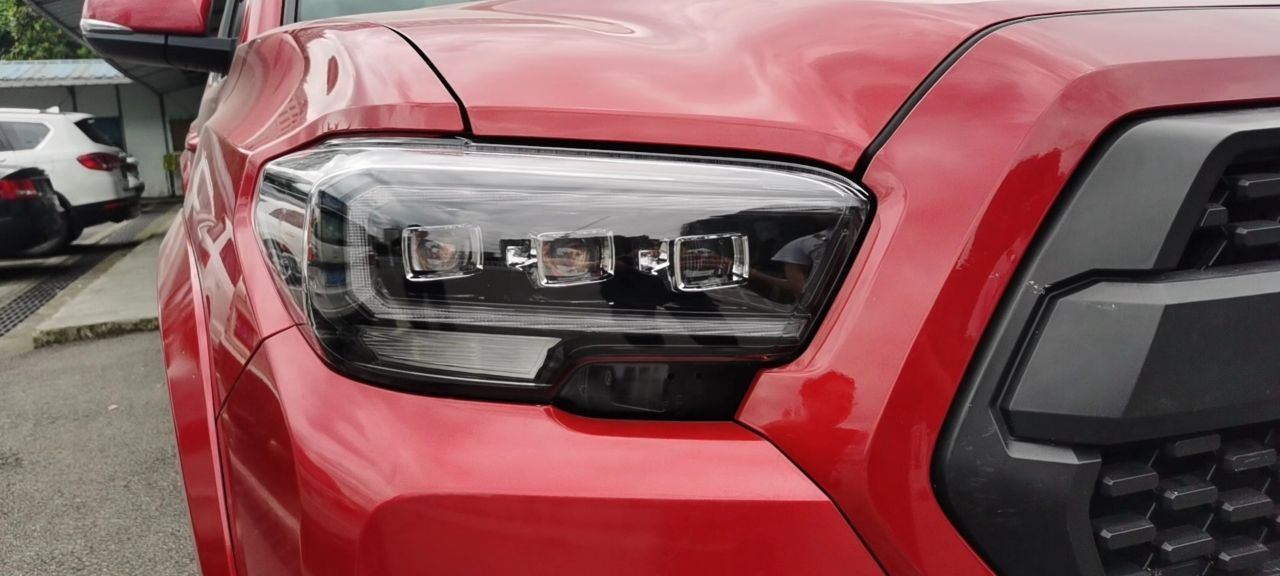 Matrix Projector Headlights for Toyota Tacoma 2015+