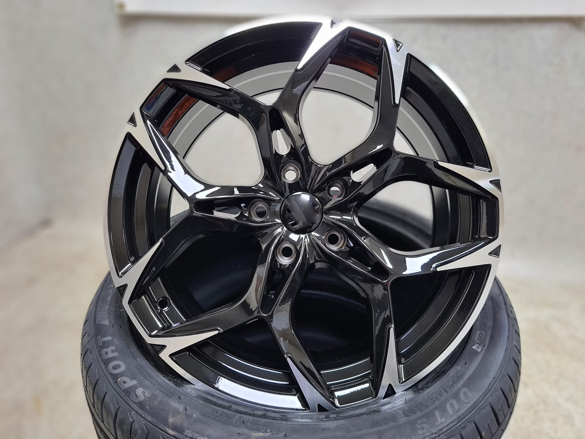 Cupra Leon 19 Inch Wheels | Forza Performance Group