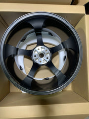 We manufacture premium quality forged wheels rims for Ferrari SF 90 SF90 in any design, size, color  Factory wheel size:  SF90 OEM specs 20 x 9.5 ET 49.9 20 x 11.5 ET 35.9
