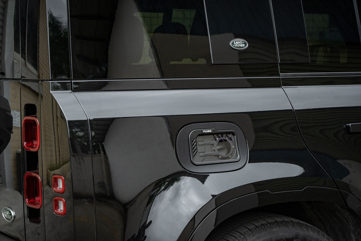 PLUMB Gas Cap Cover For Land Rover Defender L663 2020+  Set include:   Gas Cap Material: Aluminum Alloy+Nylon+Silica gel+Tempered glass
